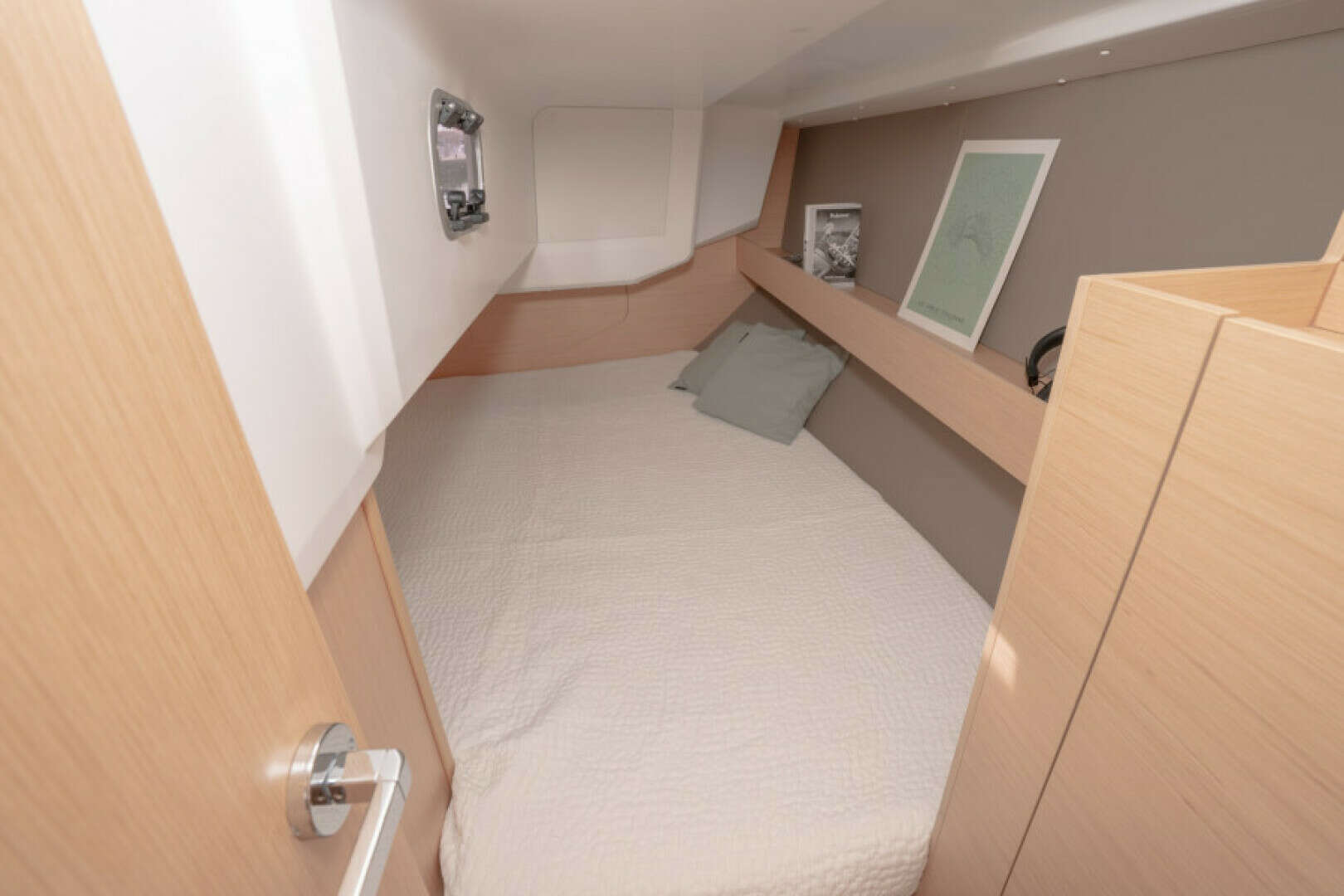 2026 Beneteau Oceanis 30.1 Swing Keel - Image 19
