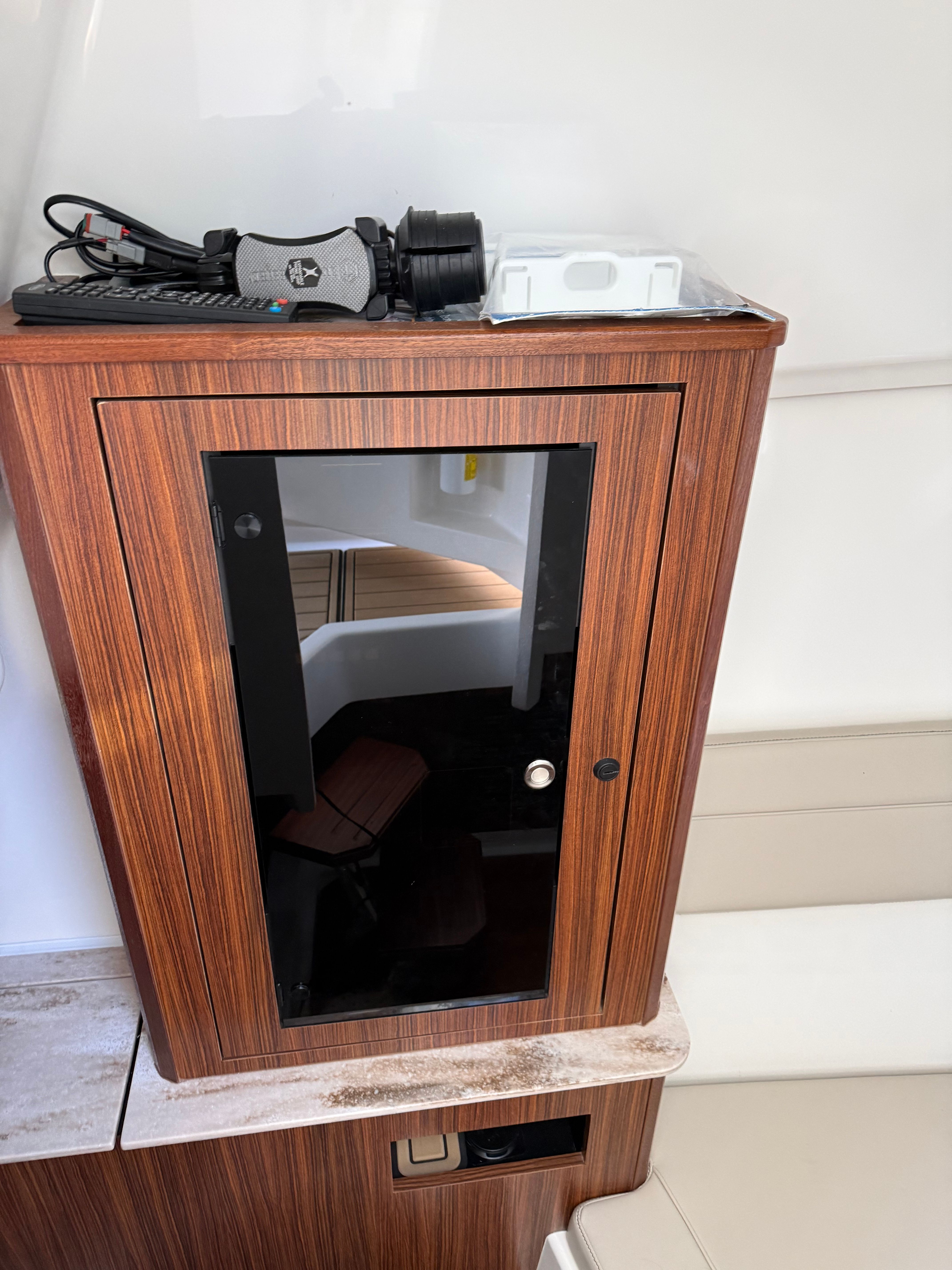 2020 Pursuit DC 365 Dual Console - 20