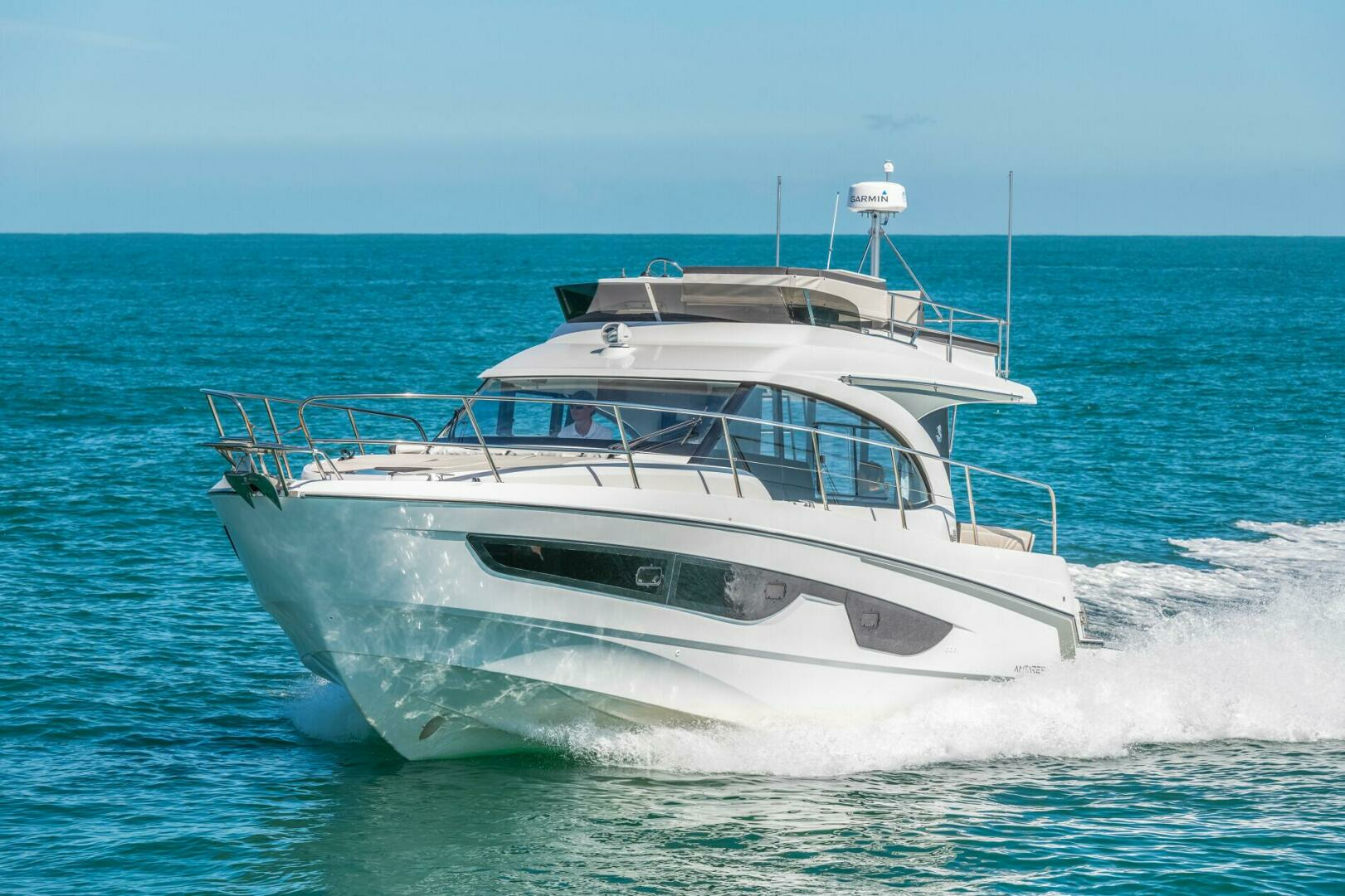 2025 Beneteau Antares 11 Fly - Image 9