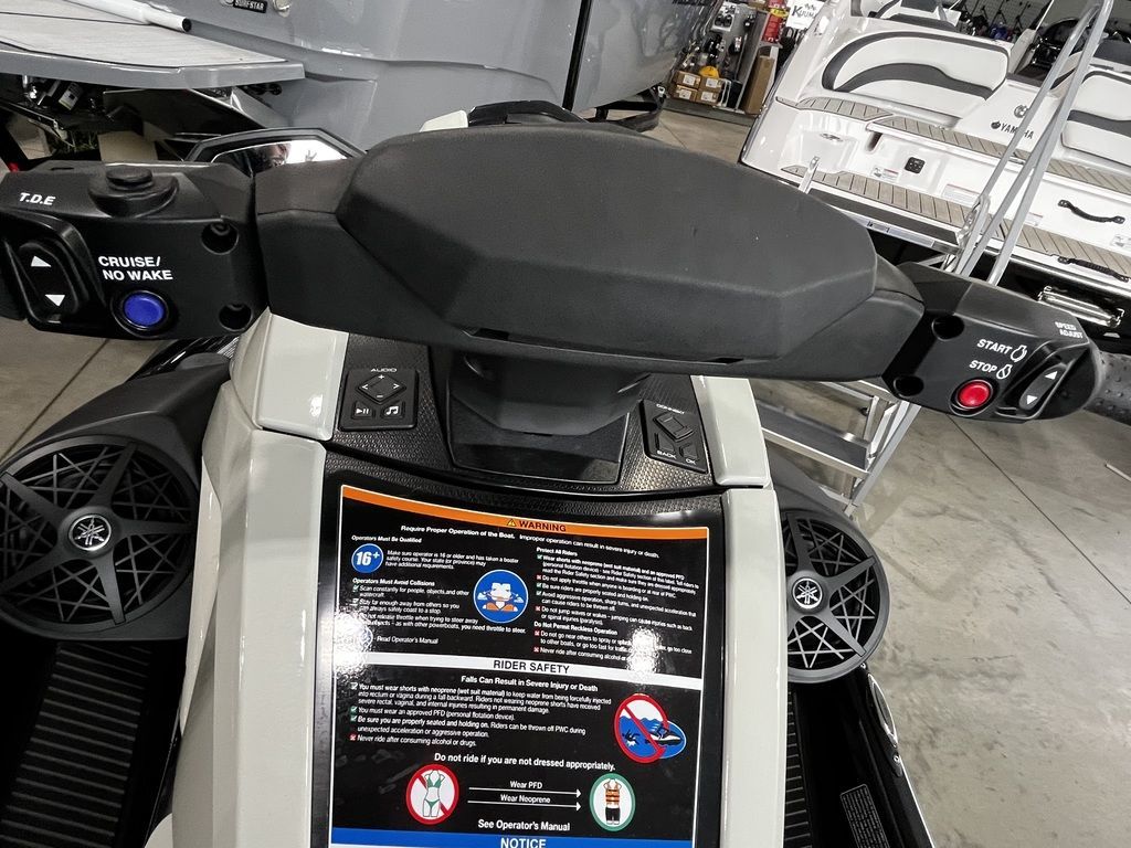 2026 Yamaha Boats VX CRUISER HO - 8
