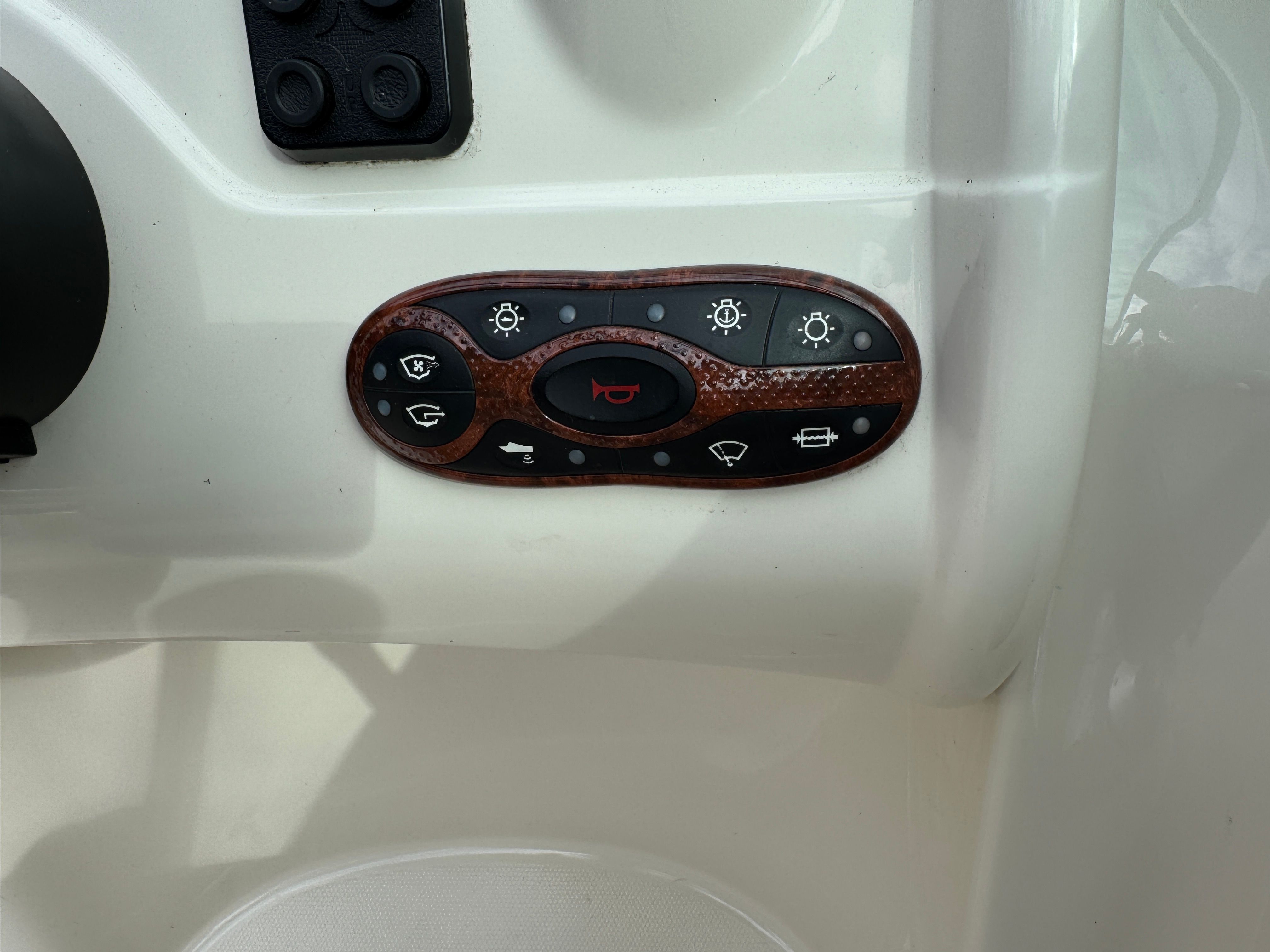 2002 Sea Ray 220 Sundeck - 43