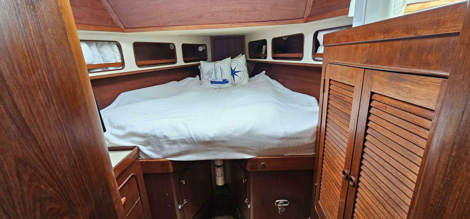 1980 Gulfstar Sailmaster - Image 16