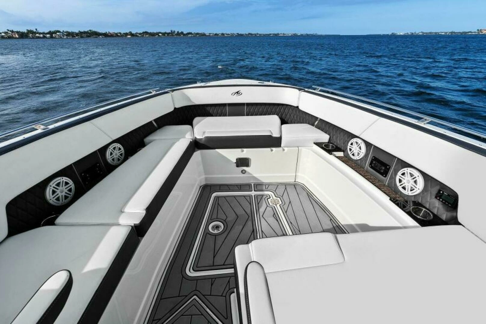 2023 Monterey 385 SS - Image 11