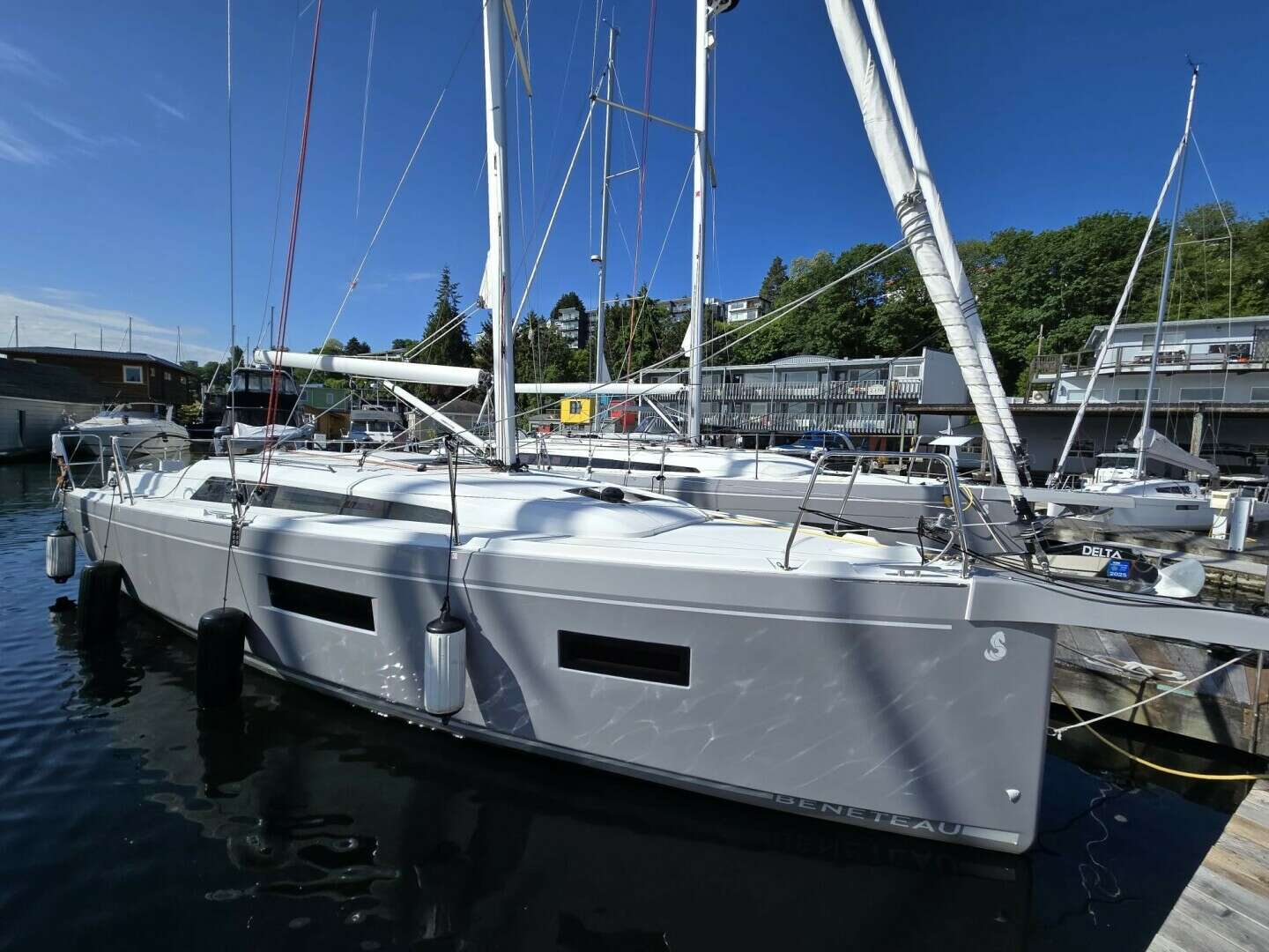 2023 Beneteau Oceanis 34.1 - Image 16