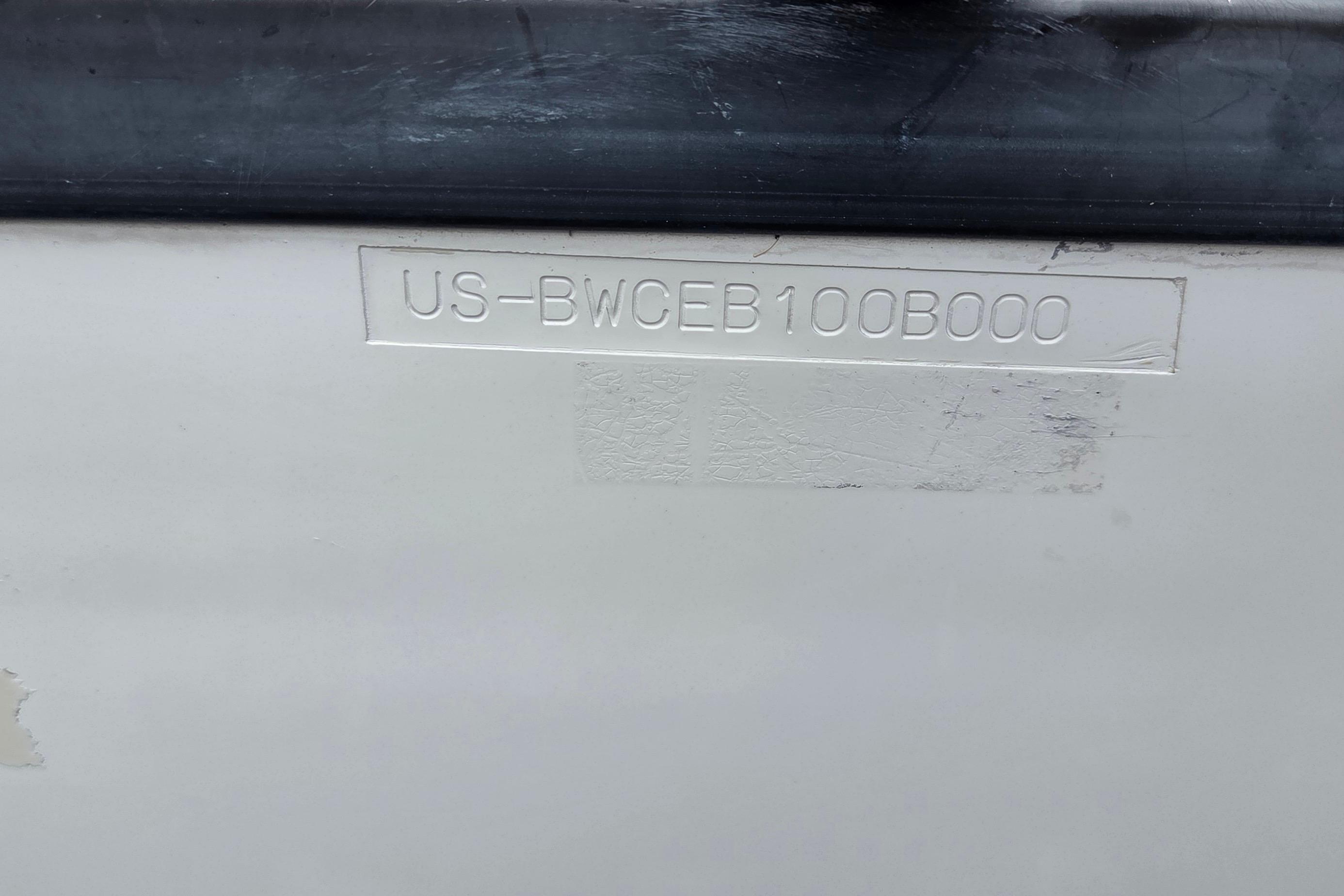 Hull identification number on a 2000 Boston Whaler 21 Ventura boat.