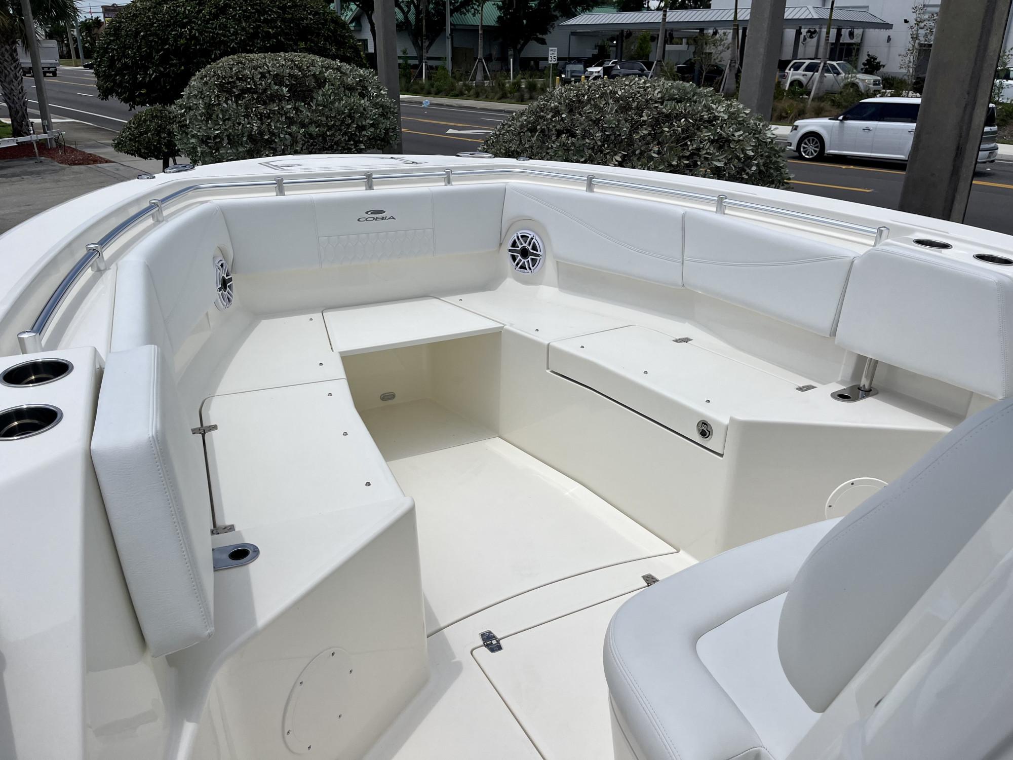 2025 Cobia 320 Center Console - 17
