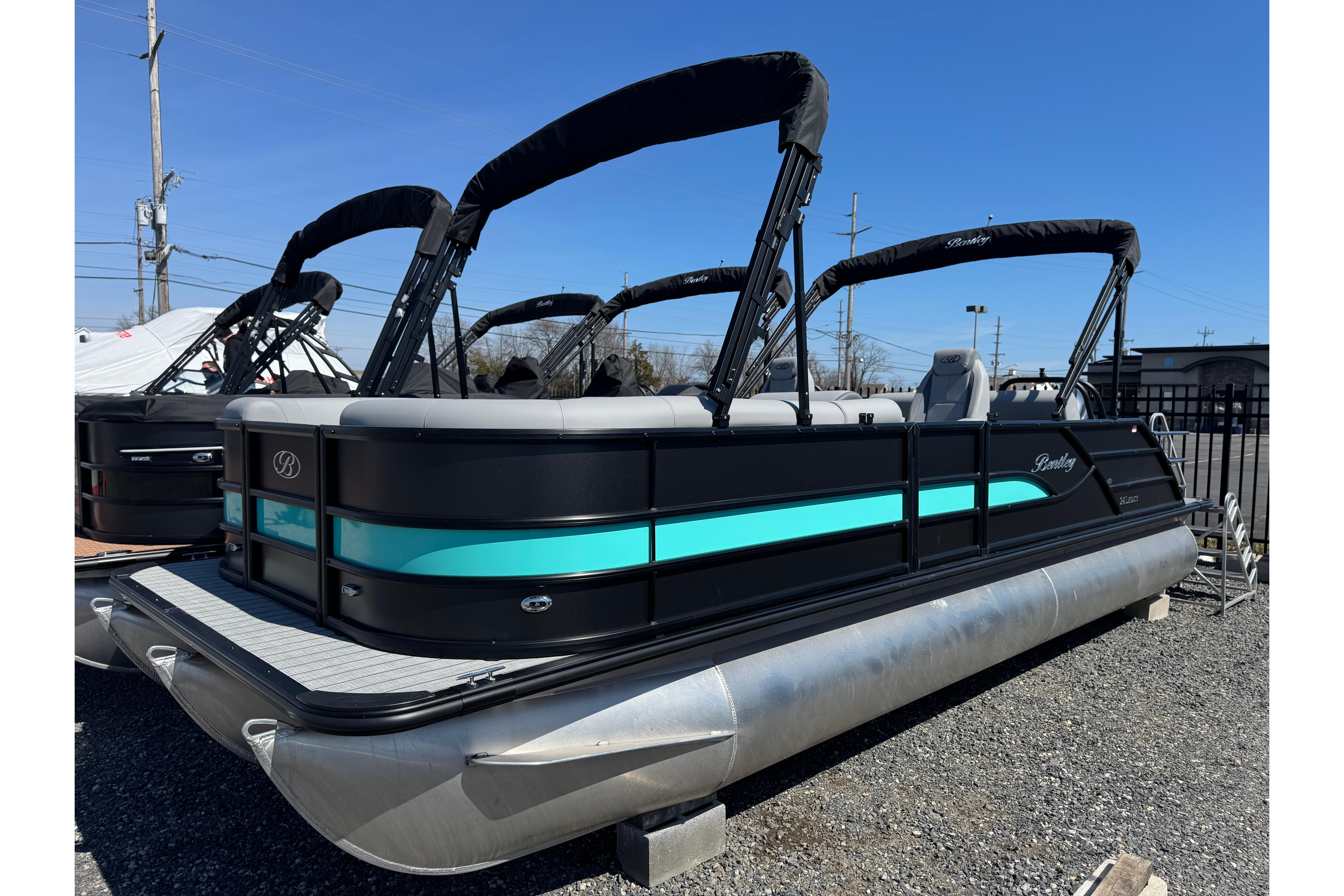 2026 Bentley Pontoons Legacy 243 Swingback