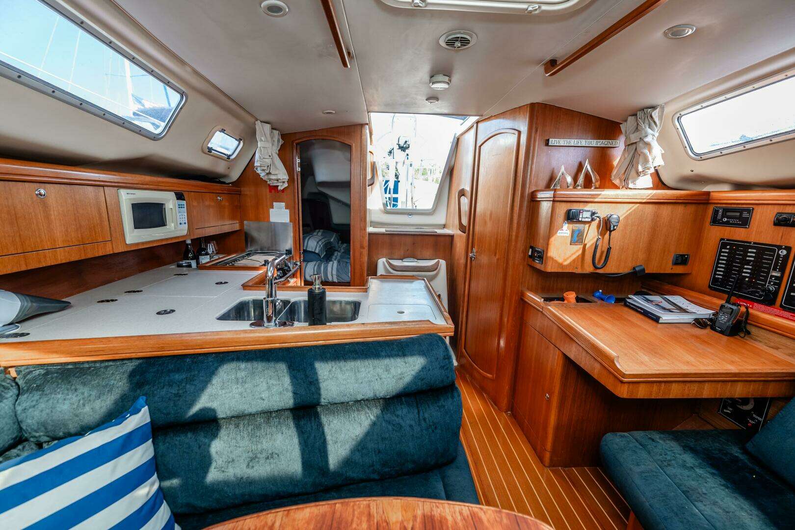 2003 Hunter 356 - Image 17