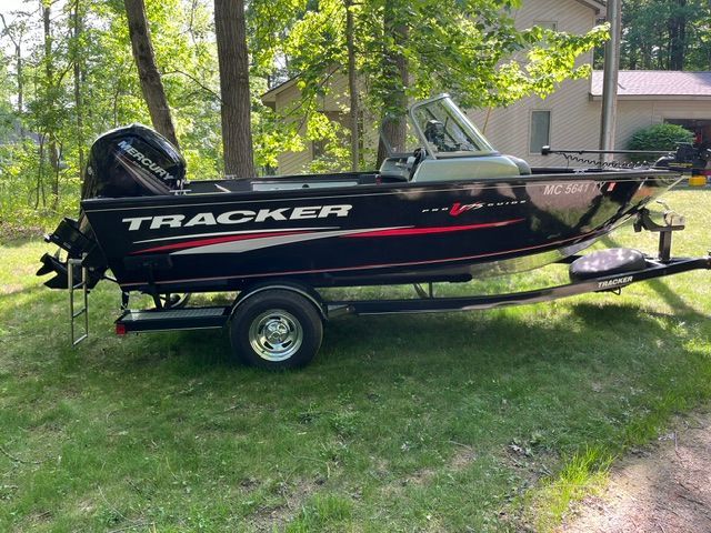 2016 Tracker Pro Guide V-175 Combo
