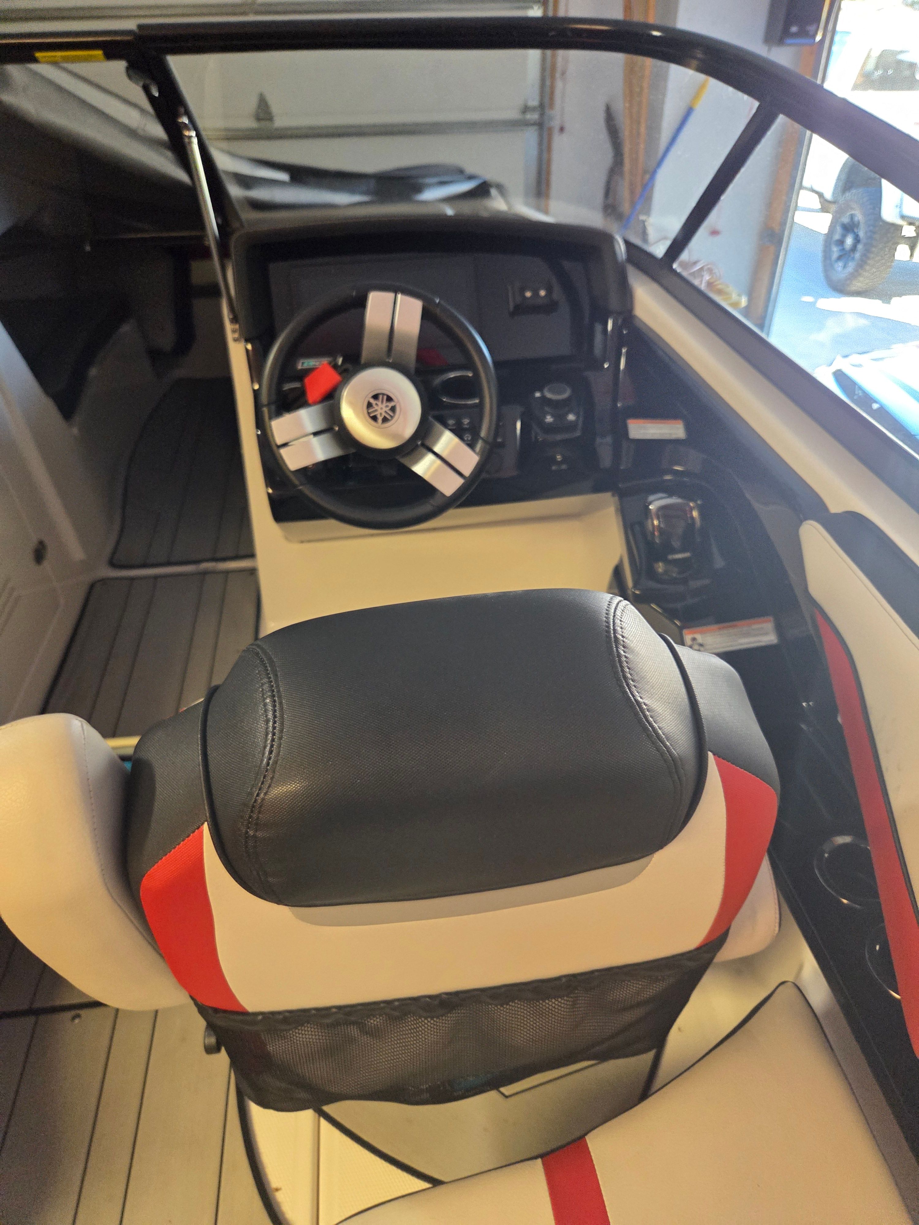 2020 Yamaha Boats 242X - 10