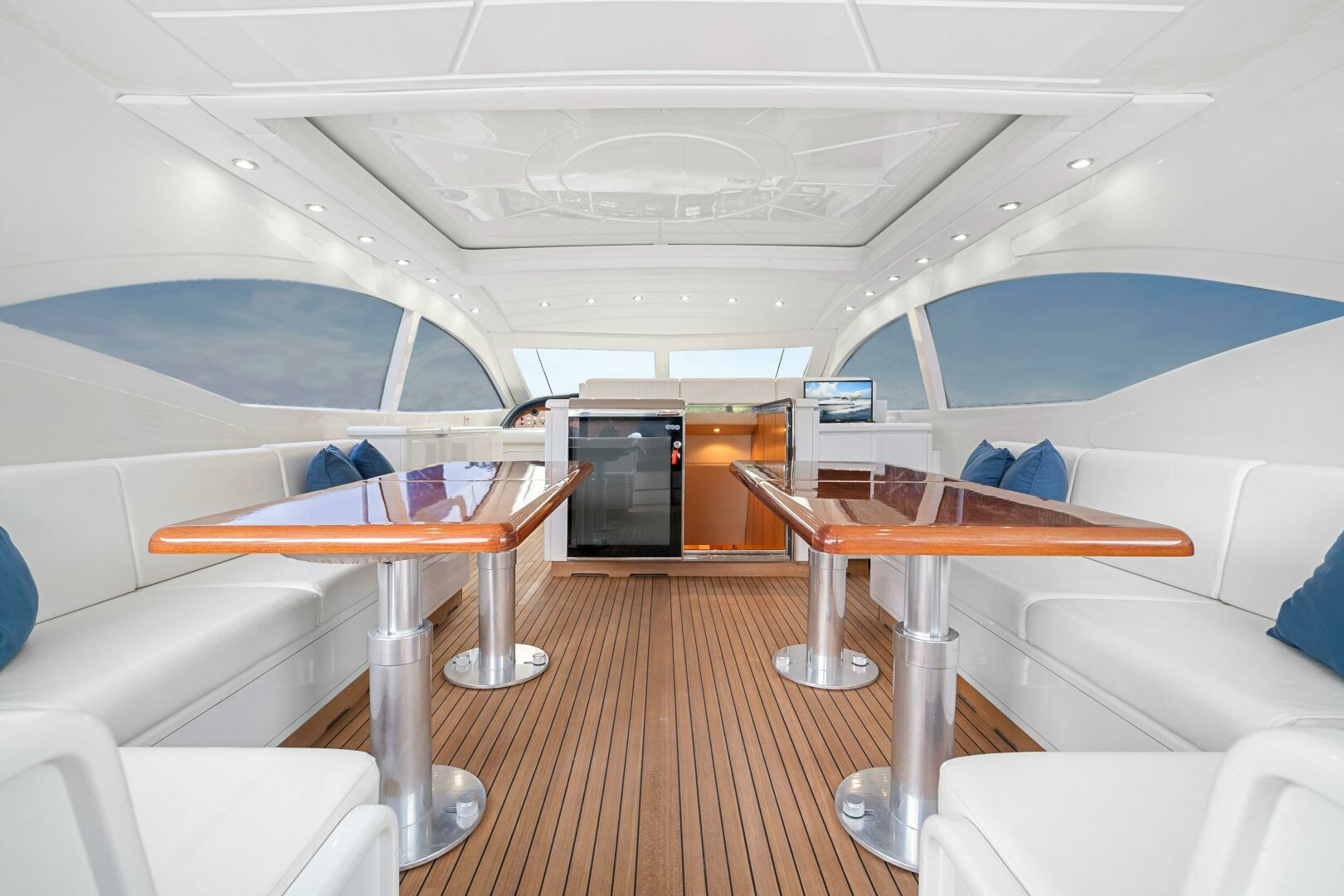 2001 Mangusta 72 - Image 40