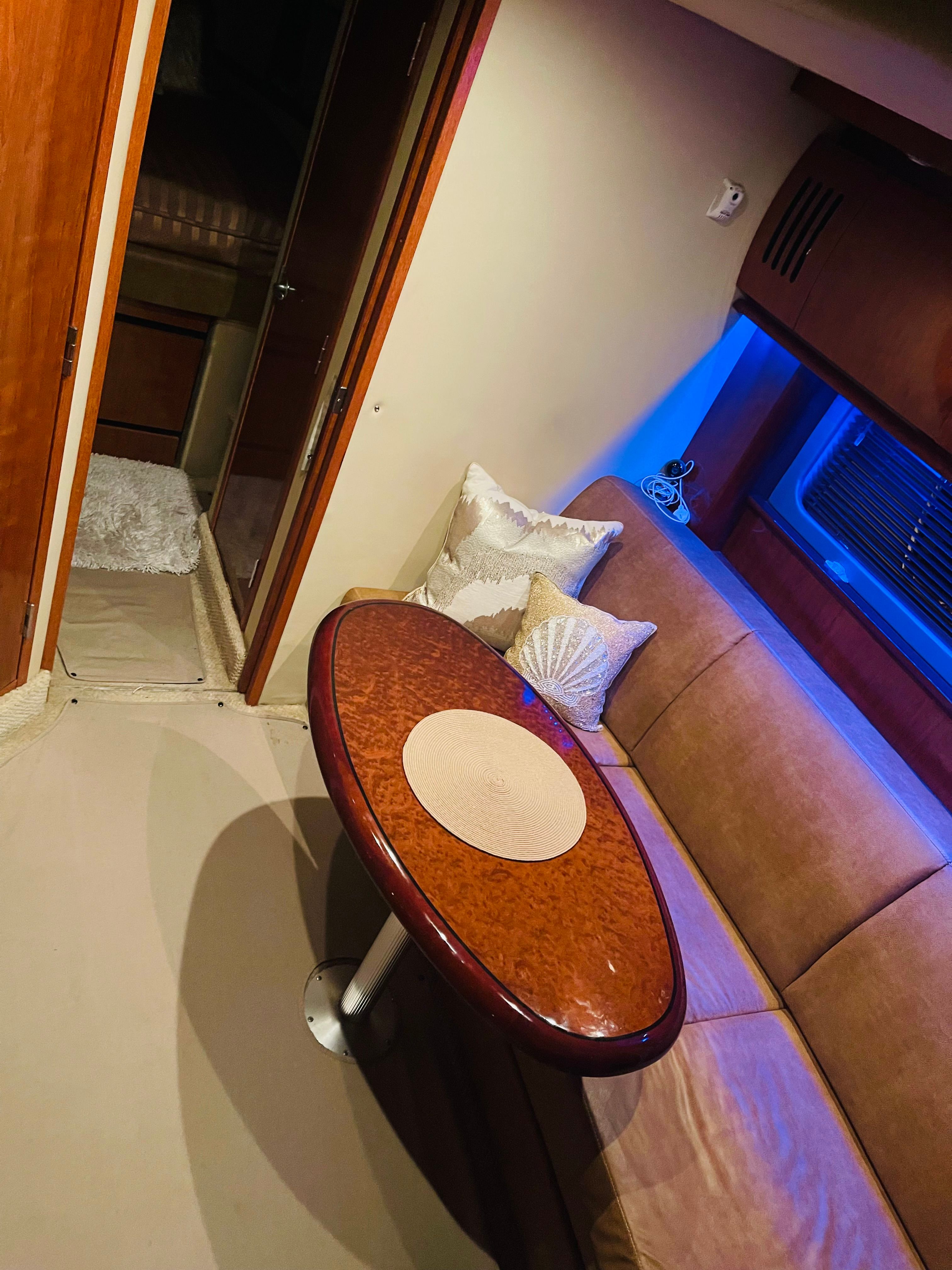 2006 Sea Ray 38 Sundancer - 14