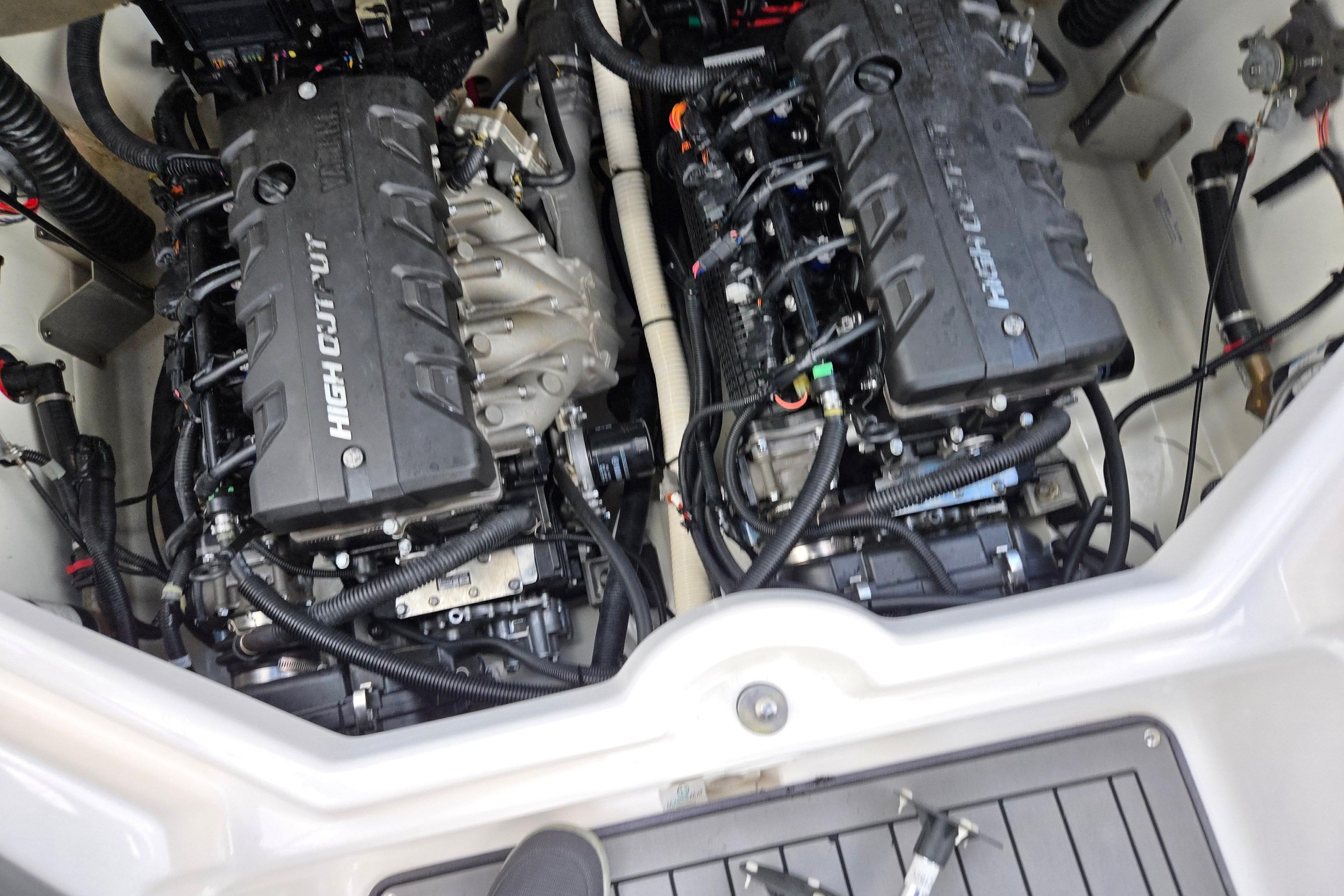 2018 Yamaha Boats 212X engine compartment with dual high-output engines.