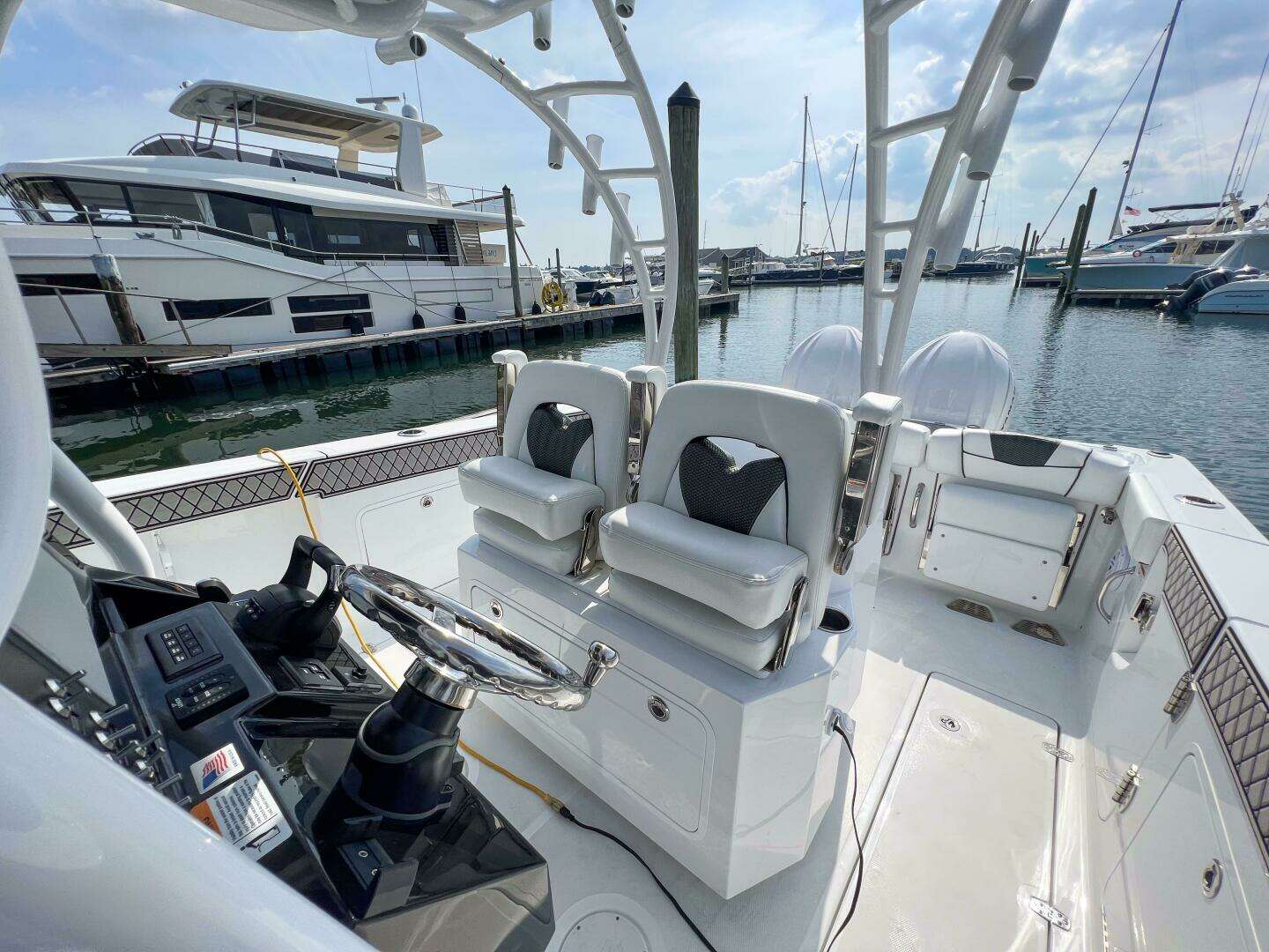 2024 Wellcraft 302 - Image 8