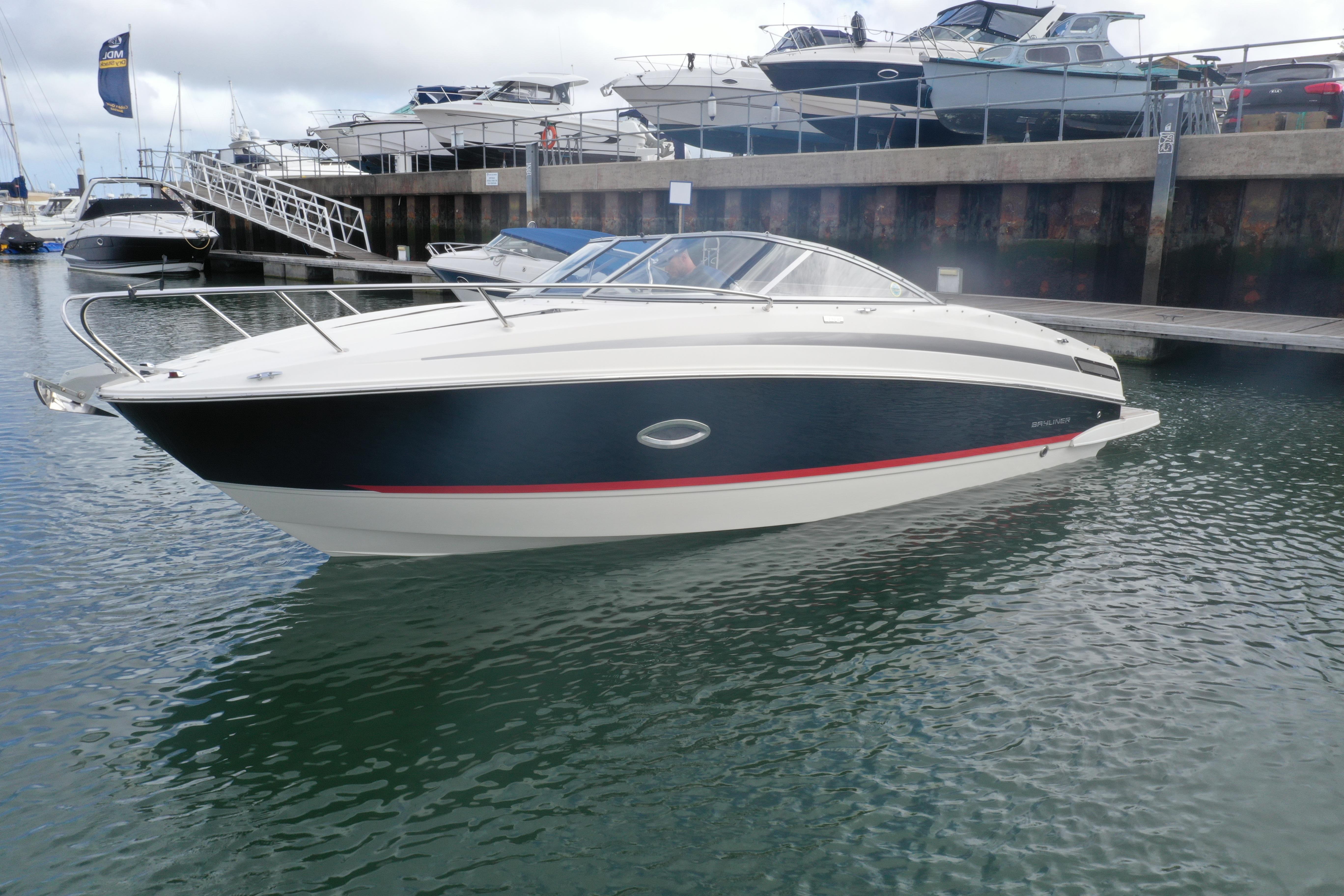 2016 Bayliner 742 Cuddy