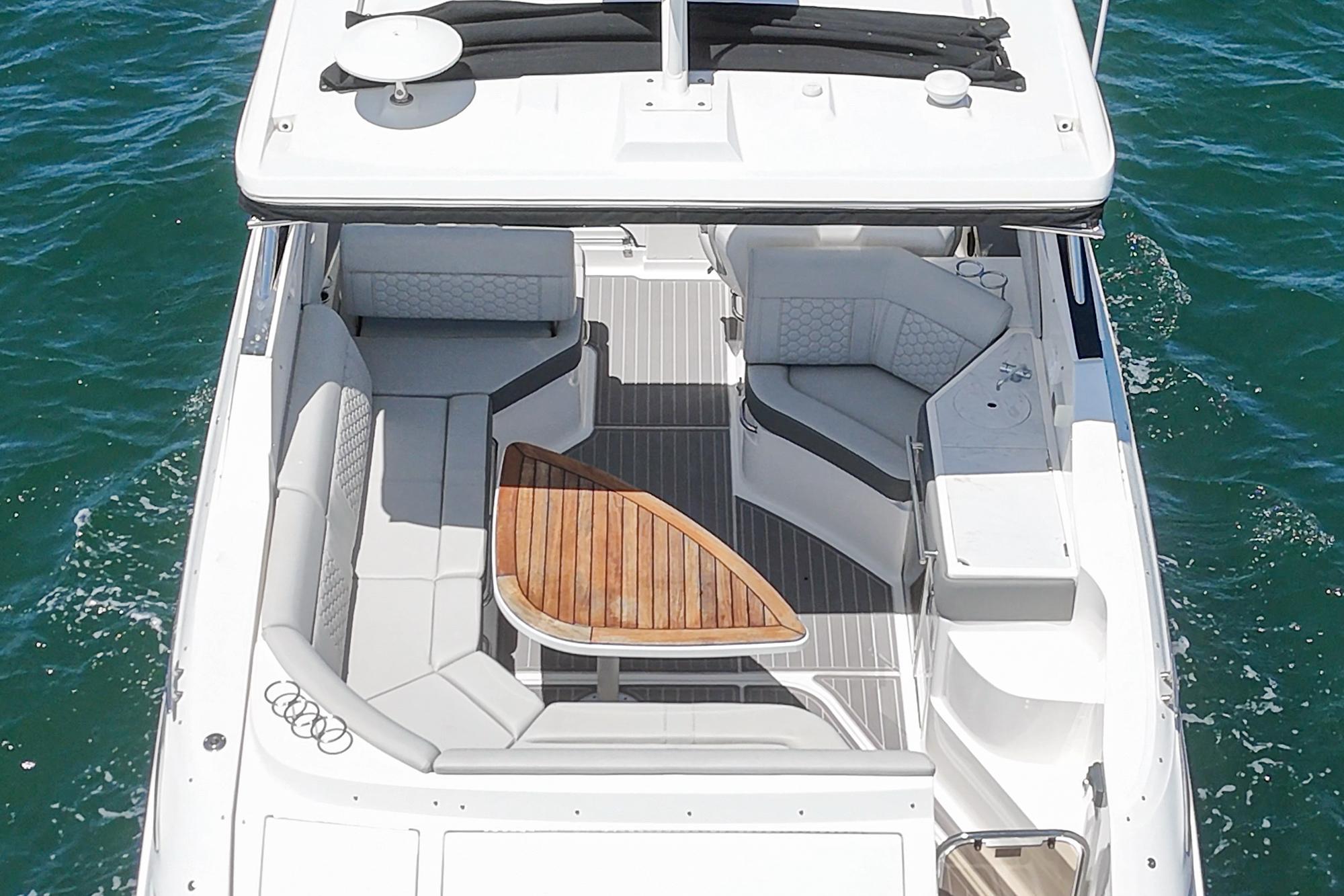 2024 Sea Ray Sundancer 320 Outboard - 45