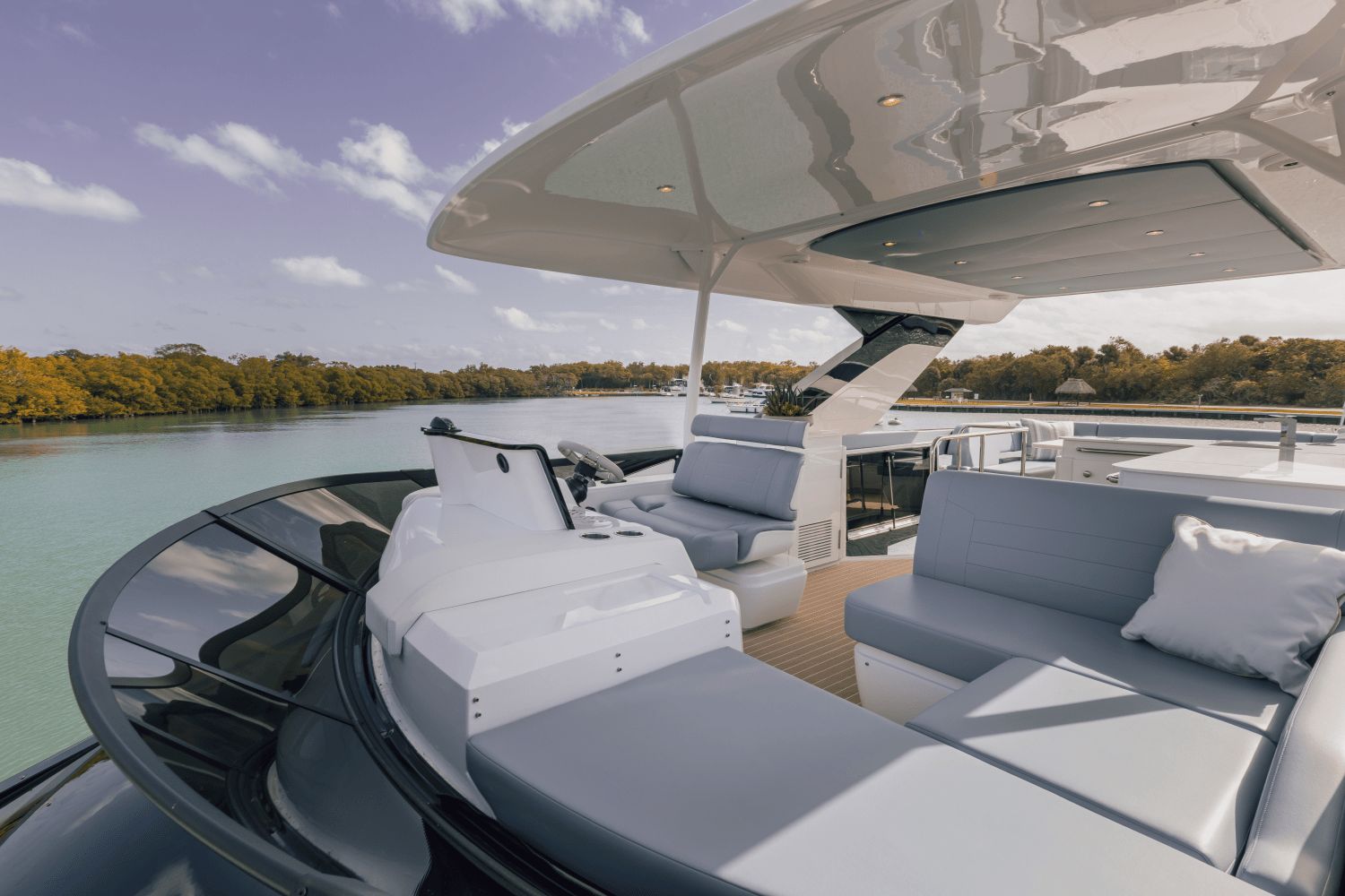 2027 Cruisers Yachts 57 Fly - 47