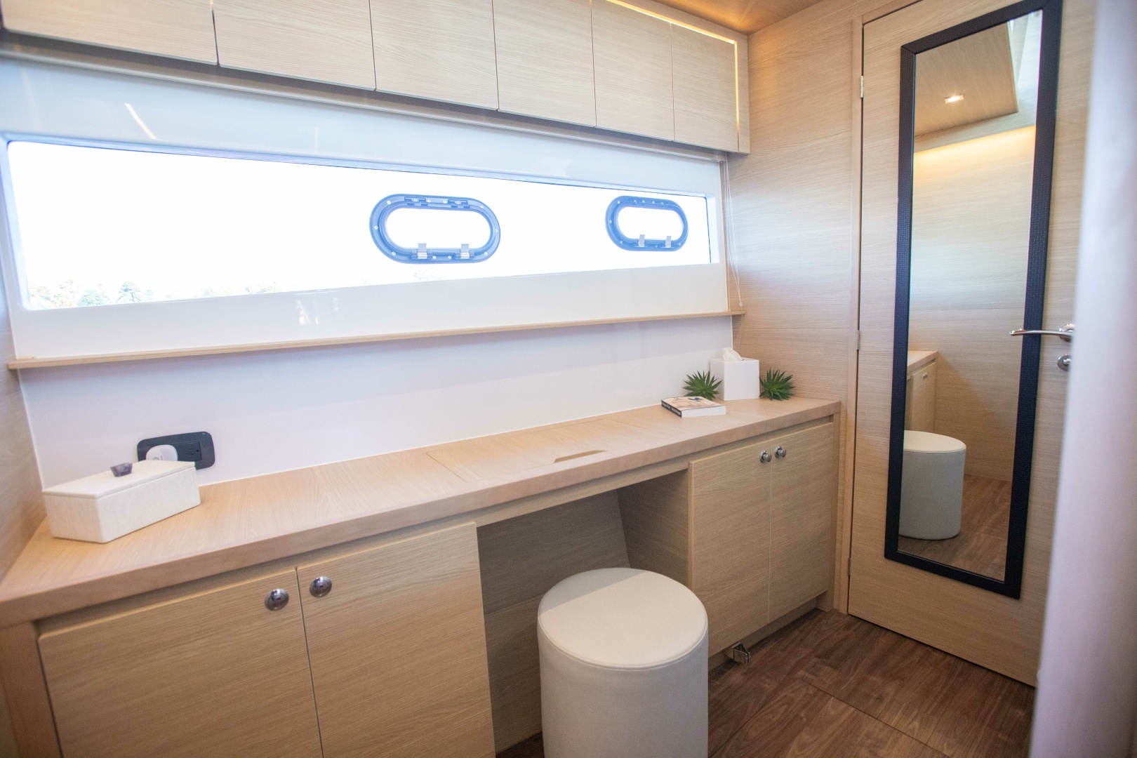 2023 Aquila 54 Yacht - Image 47