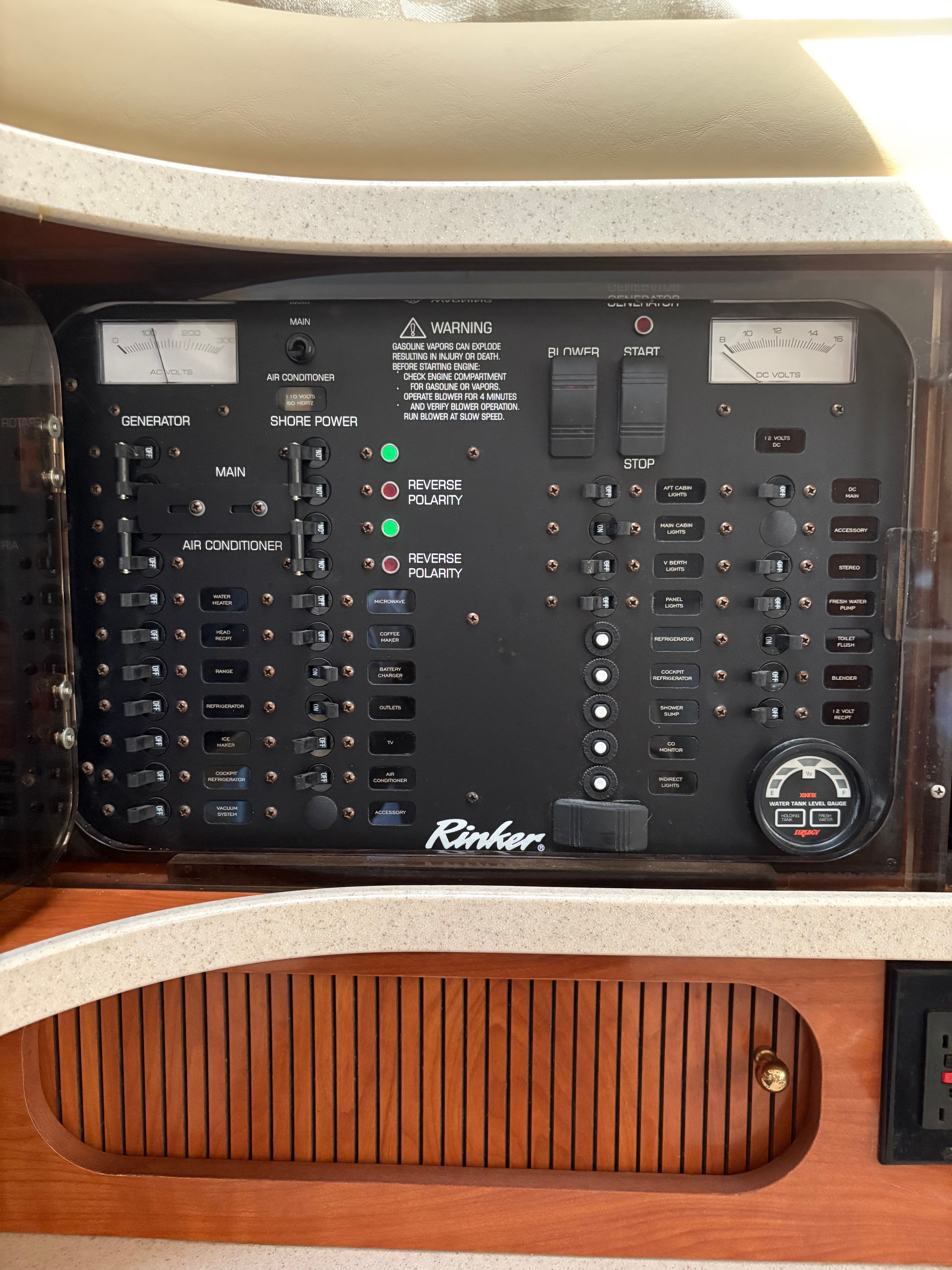 2002 Rinker Fiesta Vee 342