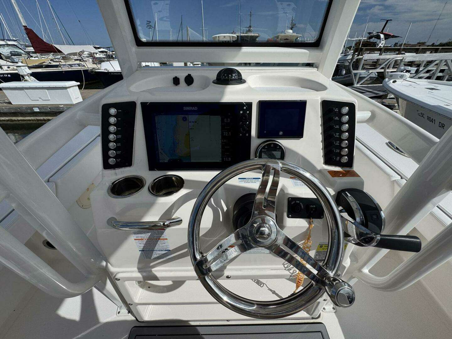 2021 Robalo 246 Cayman - Image 30