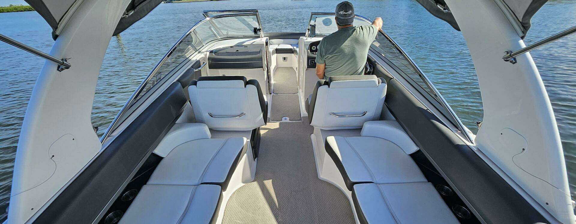 2010 Regal 2700 - Image 10