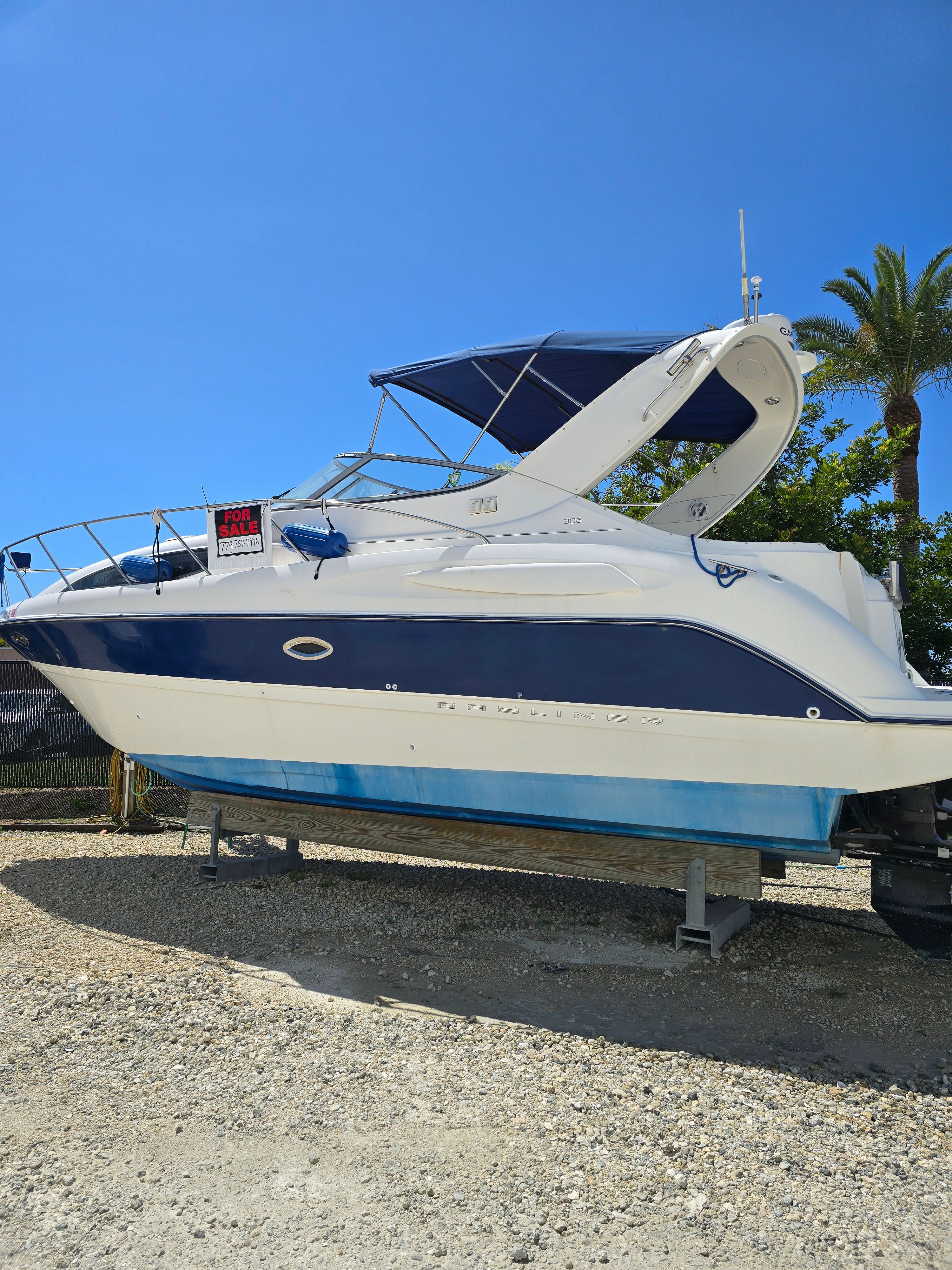 2004 Bayliner 305SB - 4