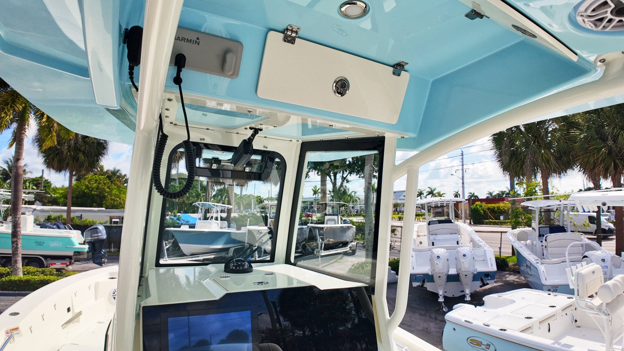 2027 Cobia 245 Center Console - 18