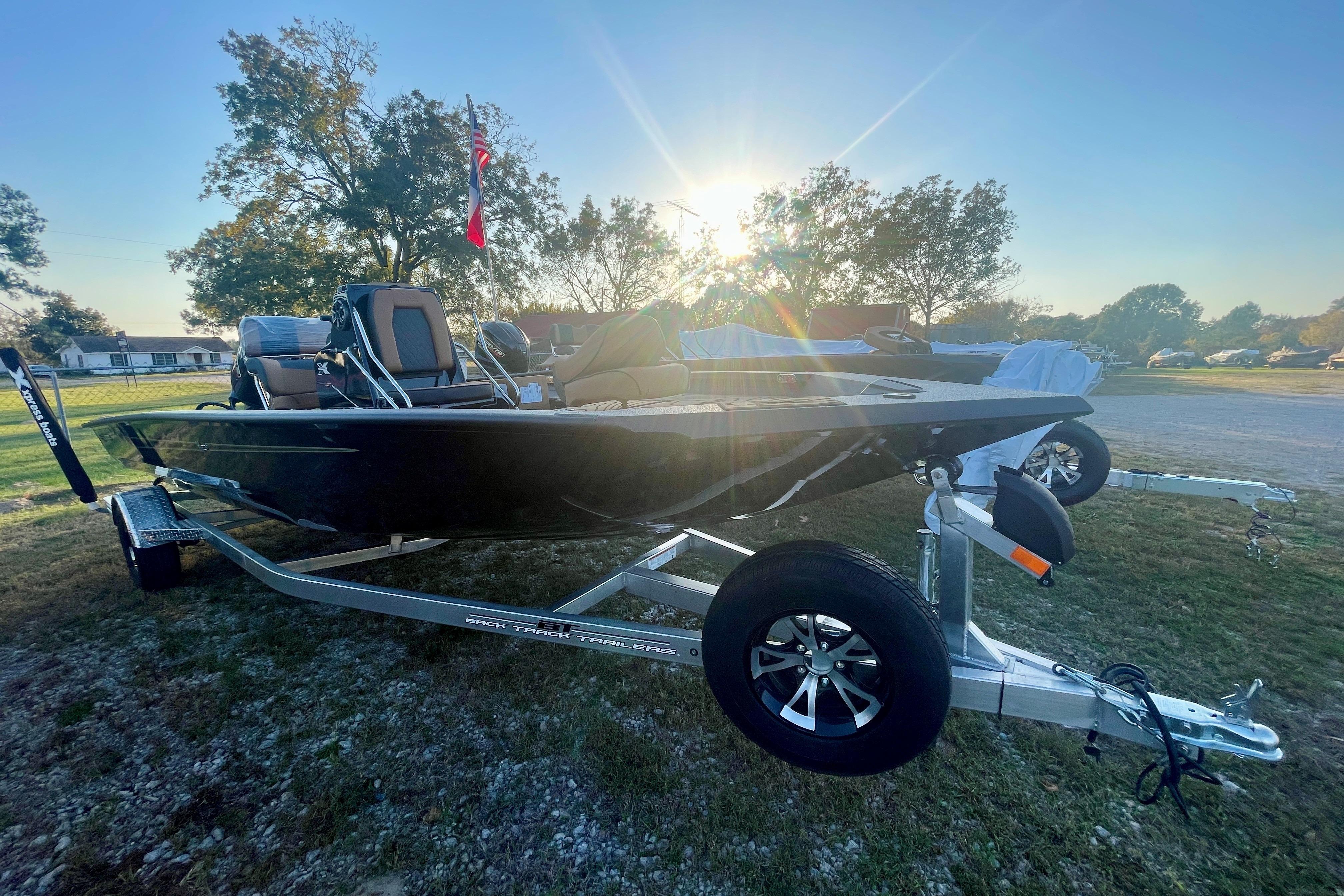 2026 Xpress H20B Bay