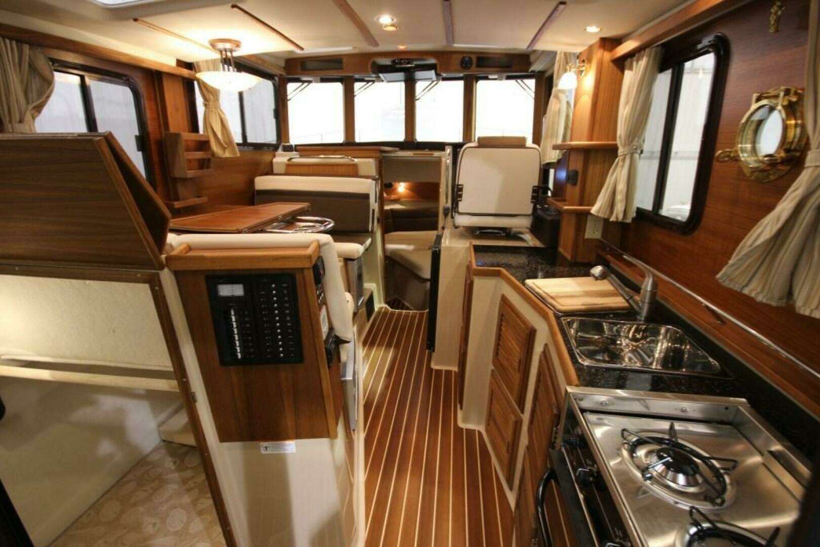 2026 Ranger Tugs R-31 Sedan Luxury Edition - Image 24
