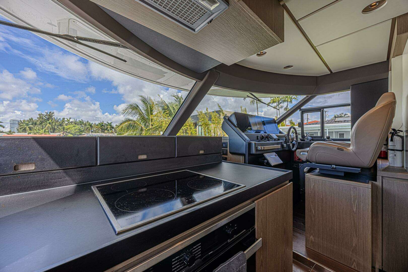 2022 Azimut Magellano 66 - Image 24