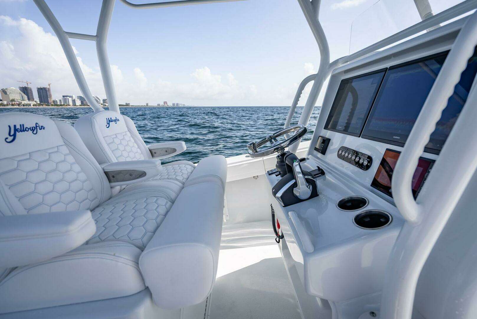 2025 Yellowfin 34 Offshore - Image 12