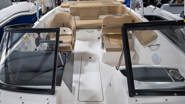 2024 Bayliner VR5 Bowrider OB - 25