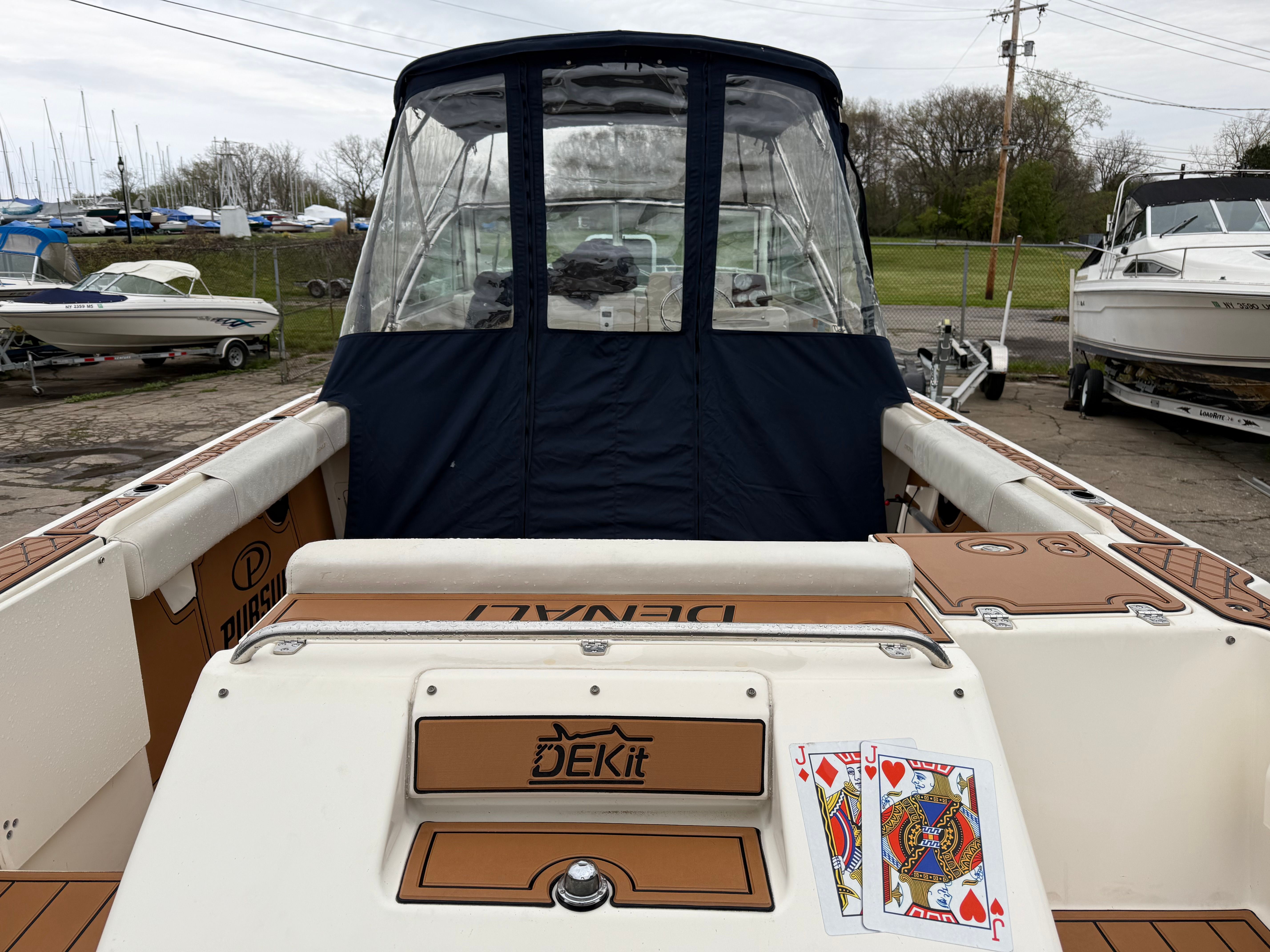 2002 Pursuit 2460 Denali - 11