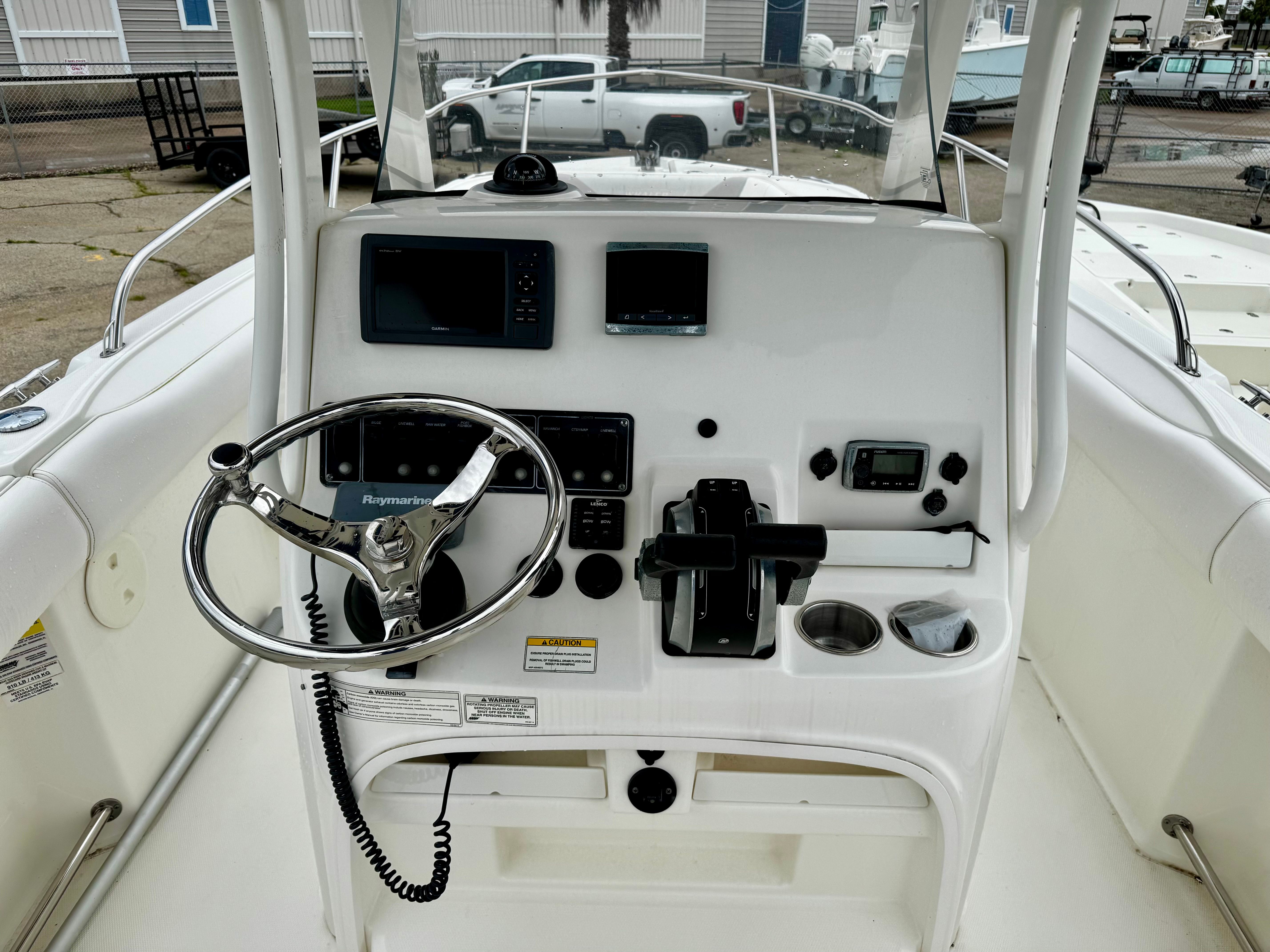 2016 Boston Whaler 220 Outrage - 9