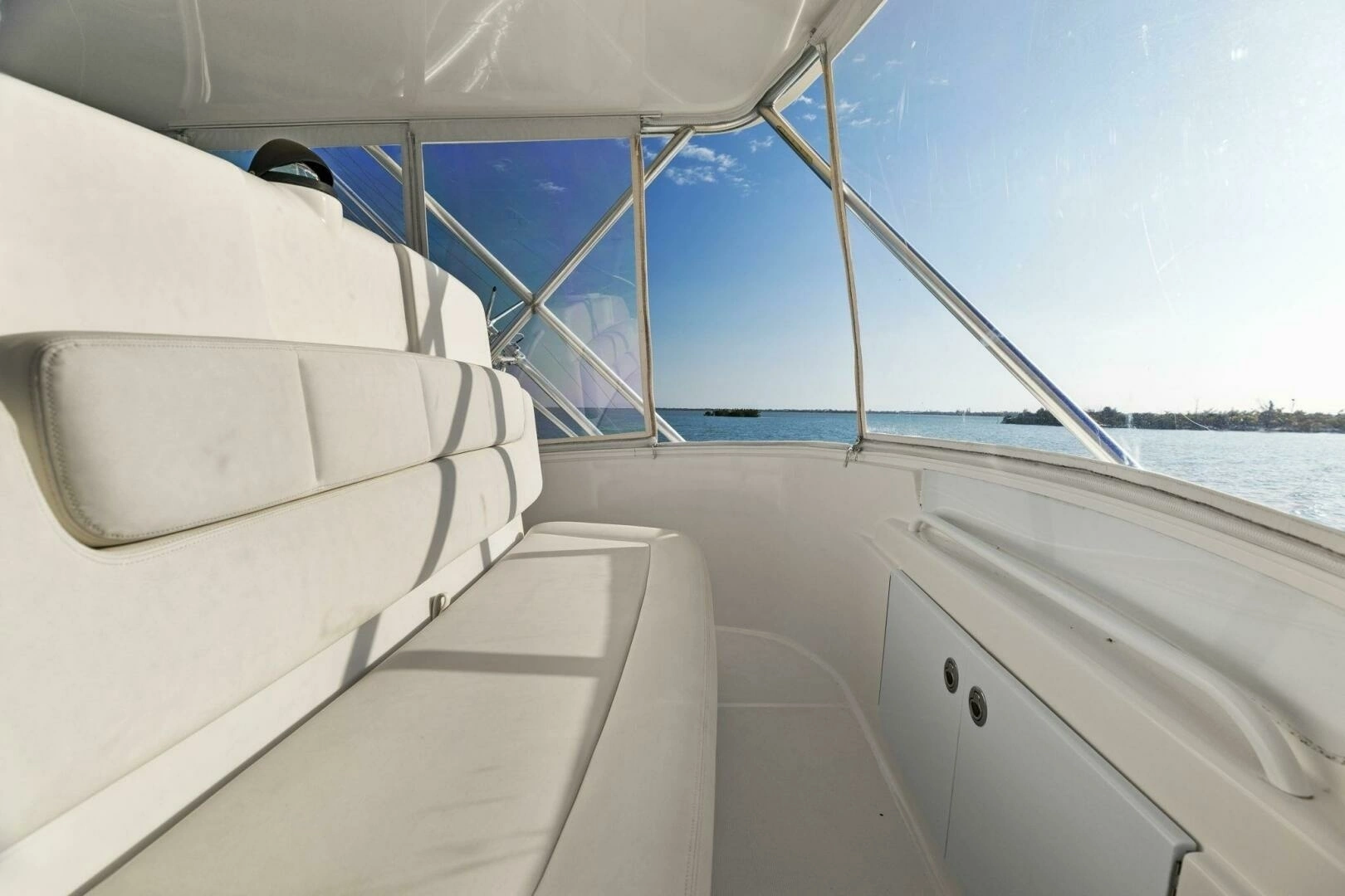 2013 Tiara Yachts 3900 Convertible - Image 34