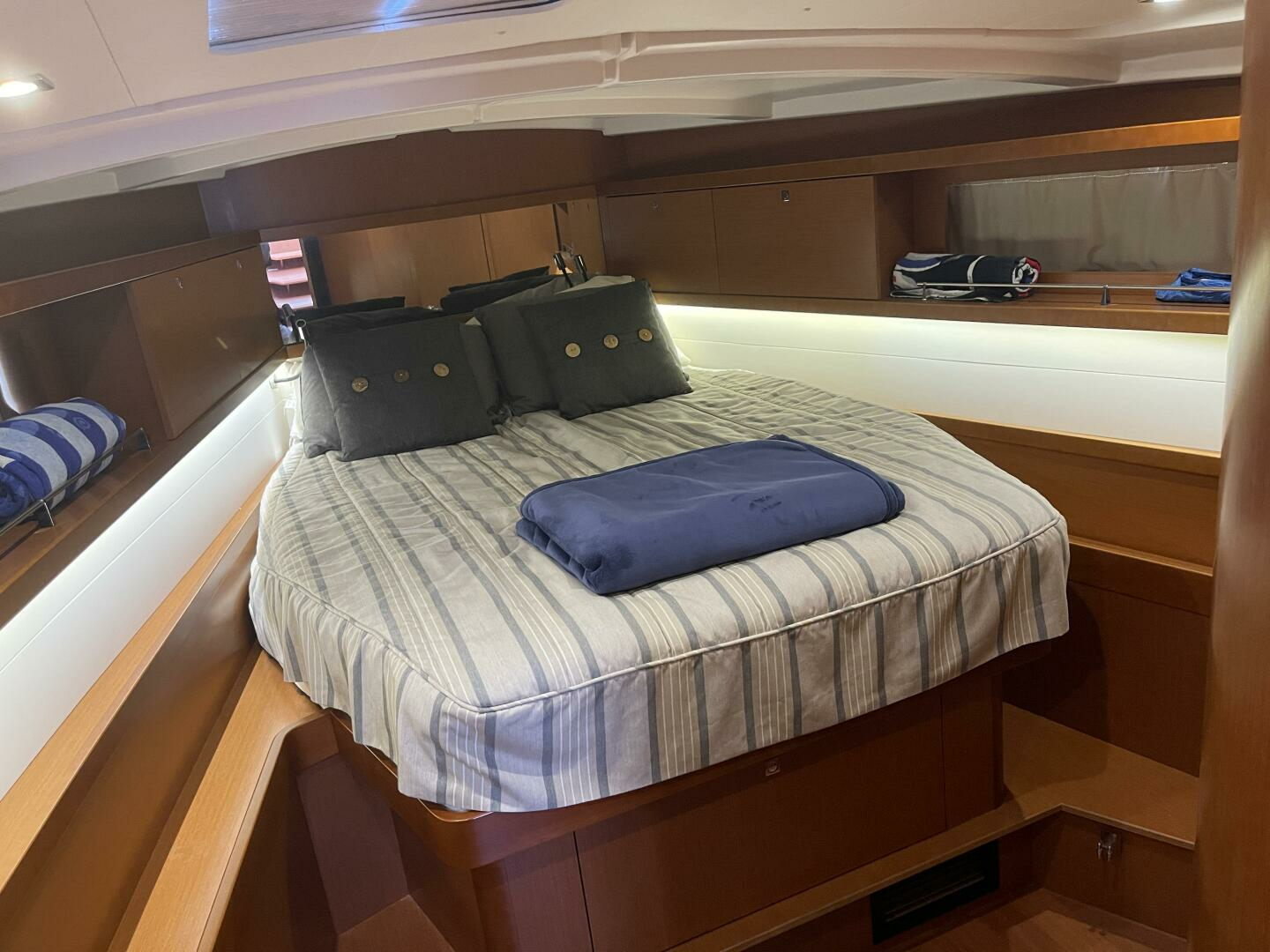 2017 Beneteau Oceanis 45 - Image 56