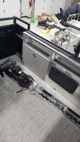 2023 Angler Qwest Pontoons A 8522 FAMILY FISH PRO - 10