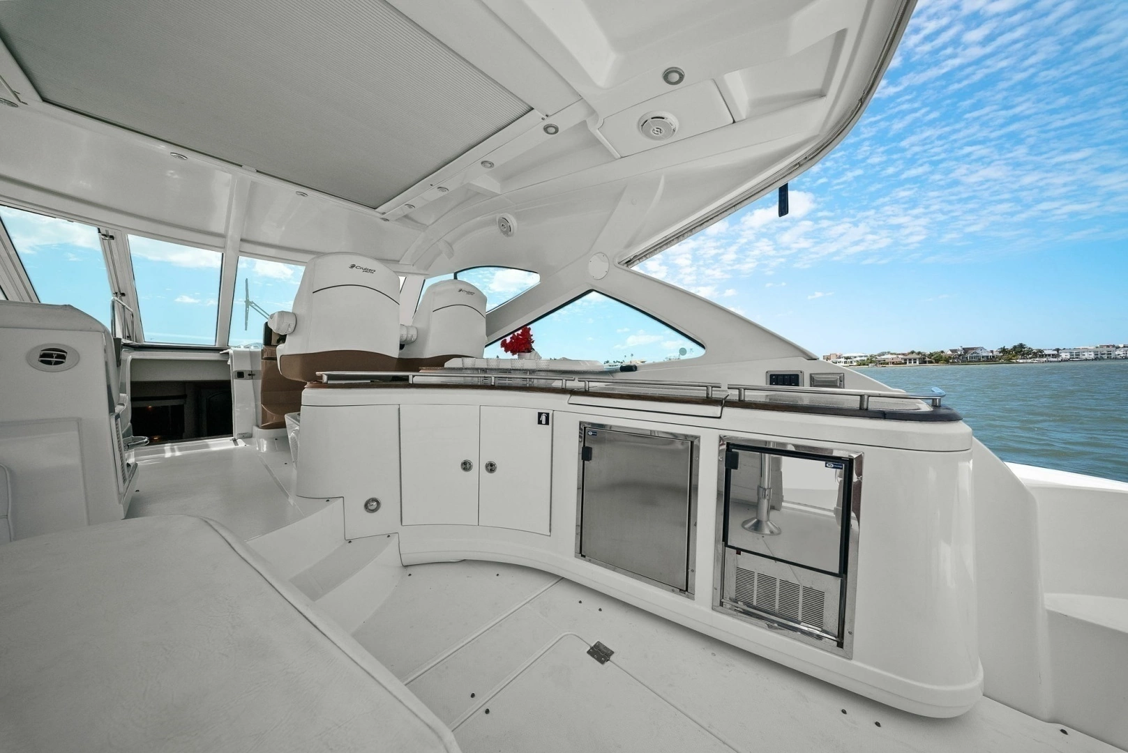 2012 Cruisers Yachts 540 Coupe - Image 35