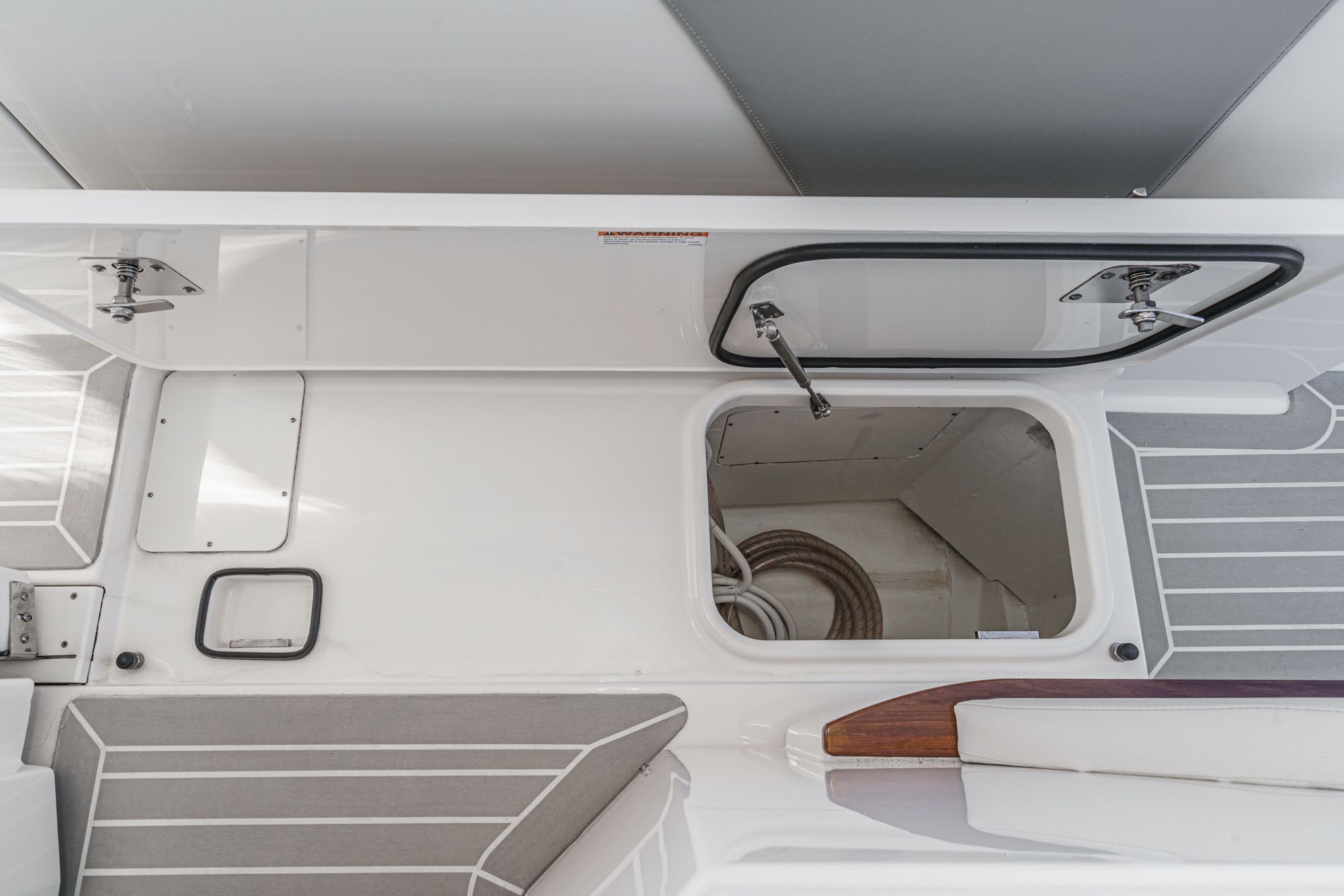 2023 Tiara Yachts 48 LS - 43