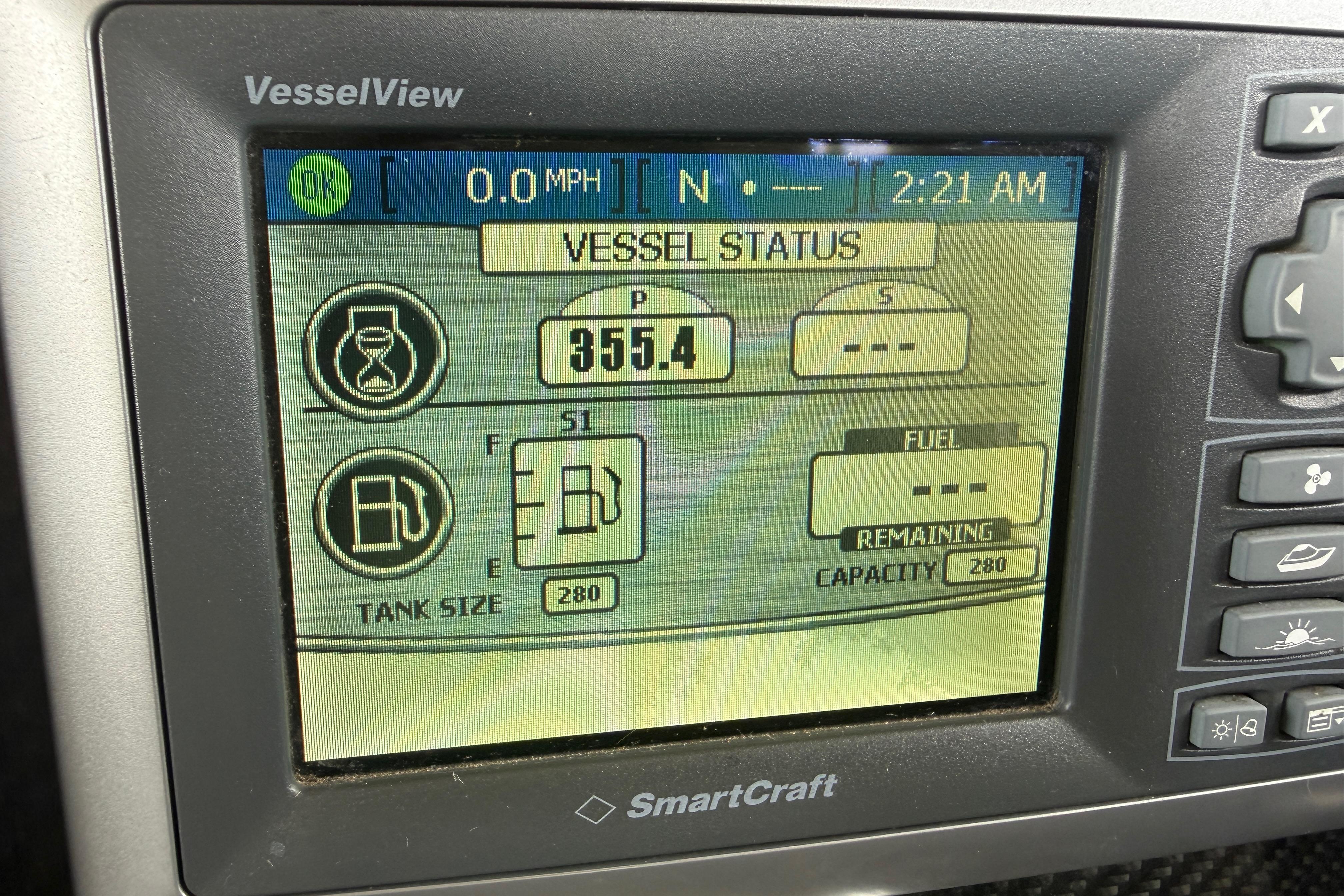 VesselView display on 2013 Nor-Tech 477 SPX Vee Bottom showing fuel status and speed.