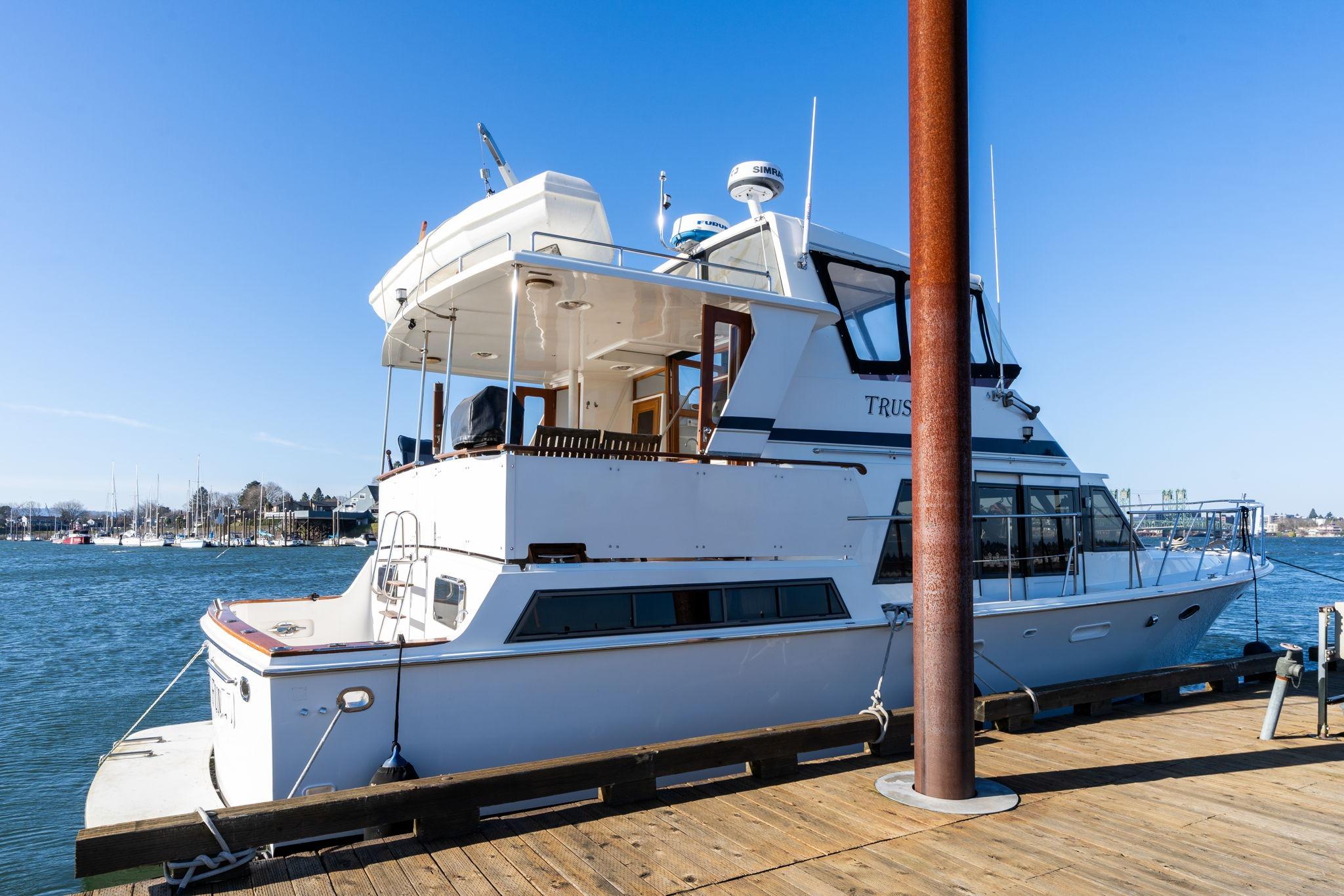 1991 Lien Hwa Cockpit Sundeck