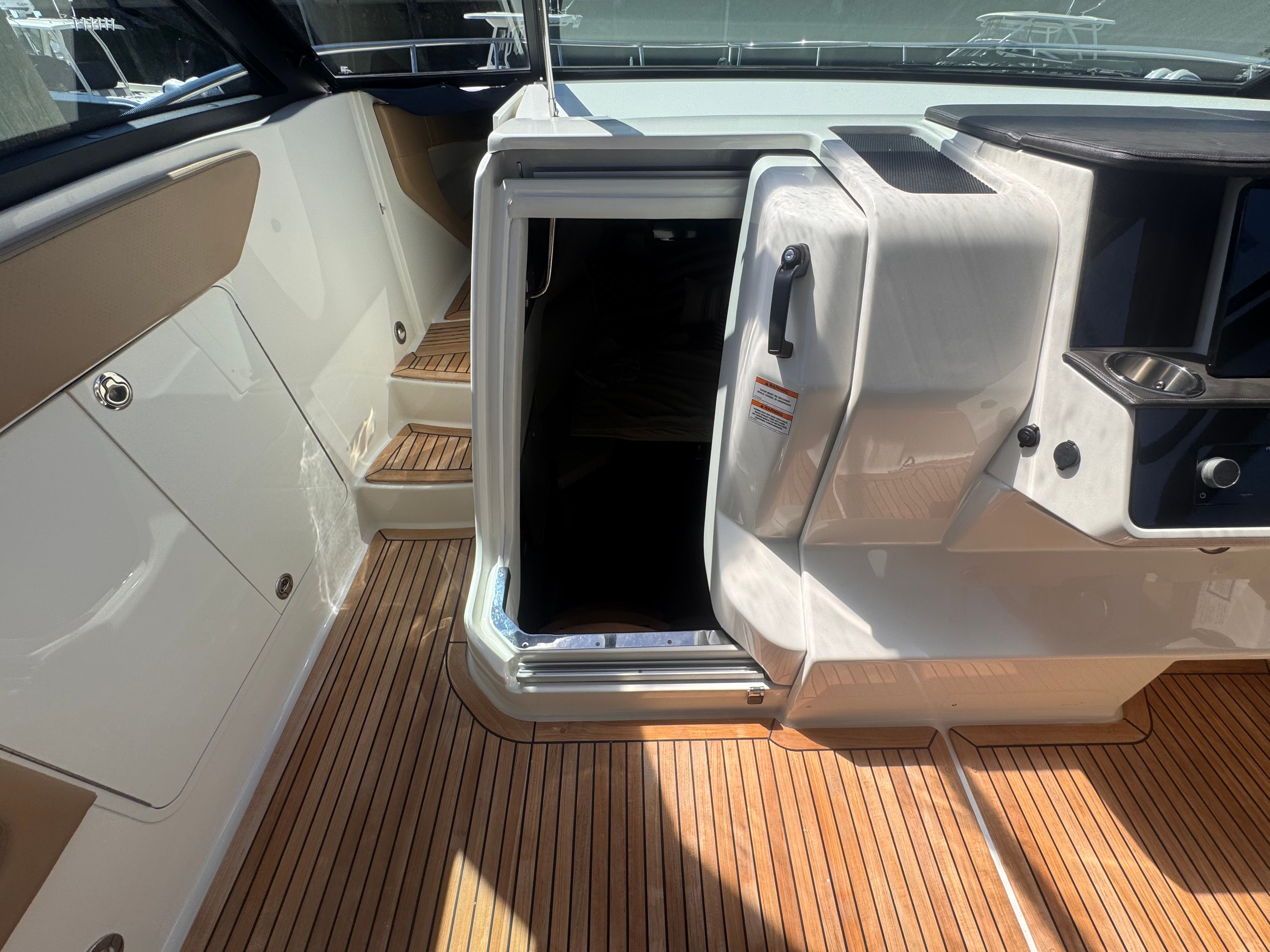 2019 Sea Ray Sundancer 320 - 17