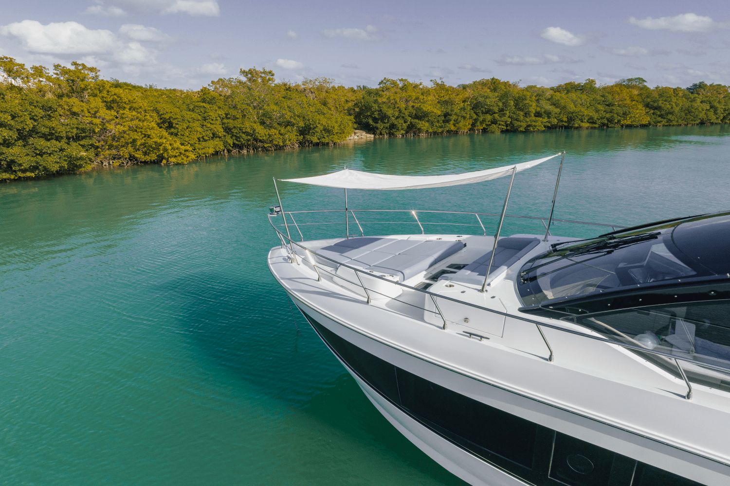 2027 Cruisers Yachts 57 Fly - 22