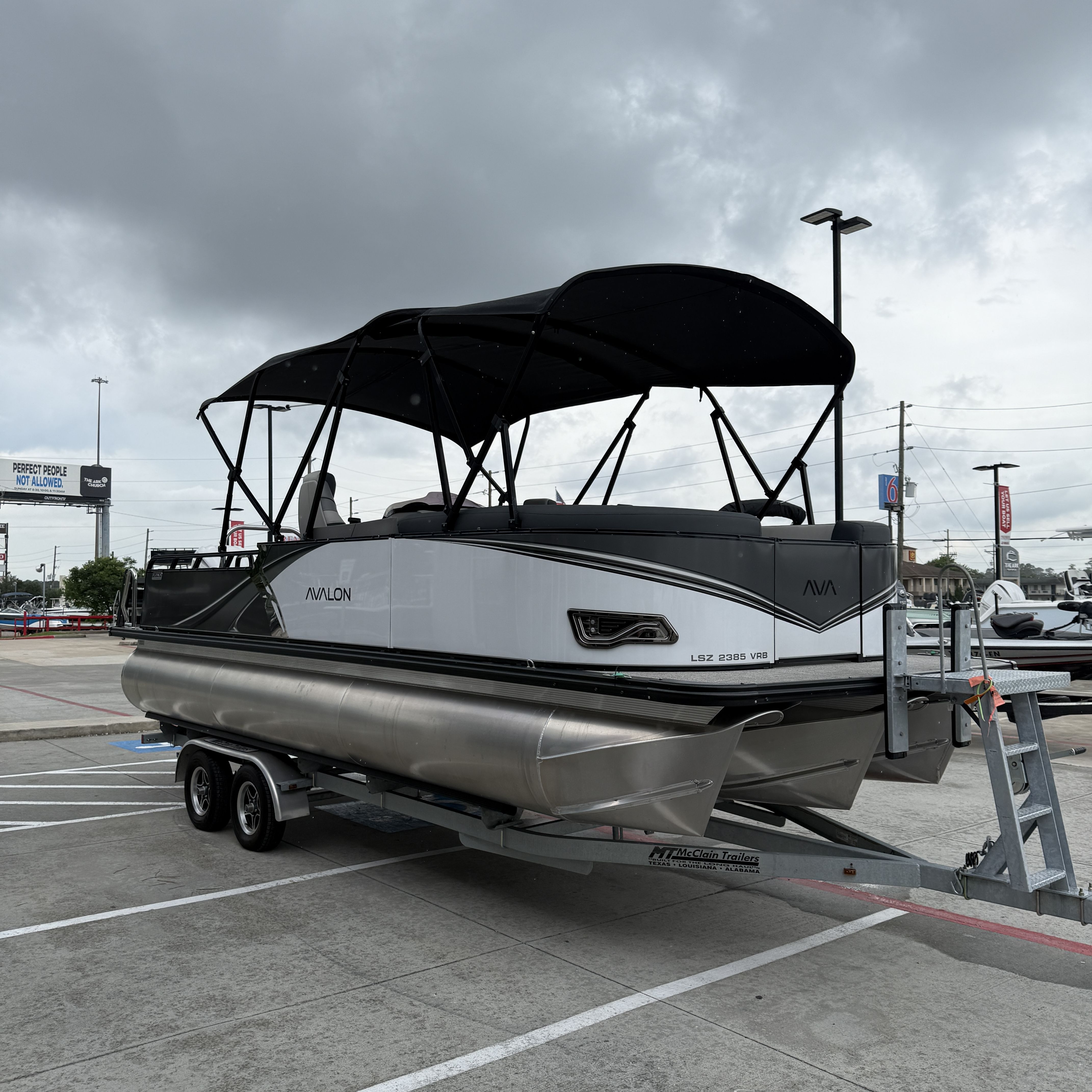 2025 Avalon Catalina Versatile Rear Bench - 23' - 5