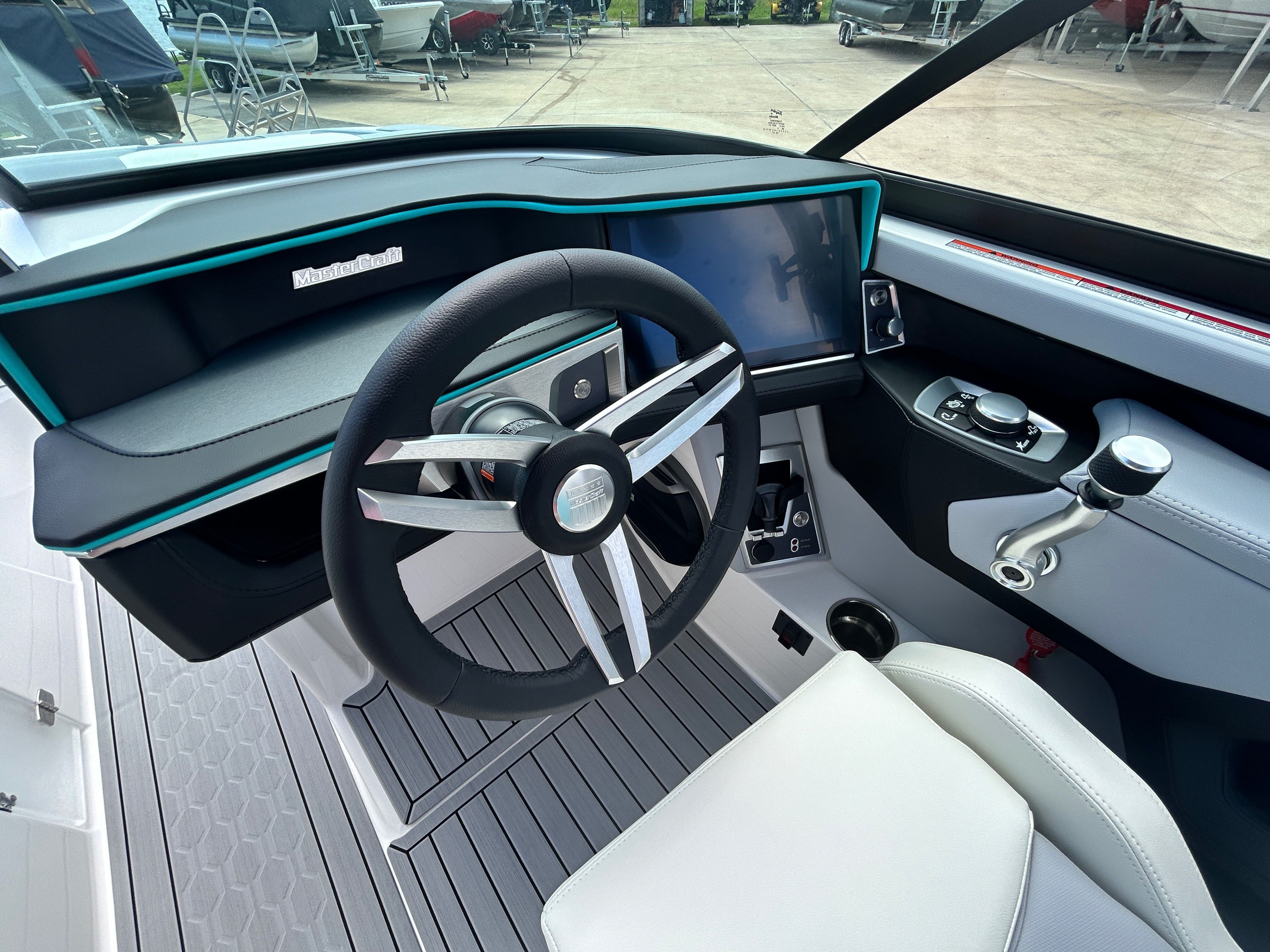 2026 MasterCraft XT22 - 30