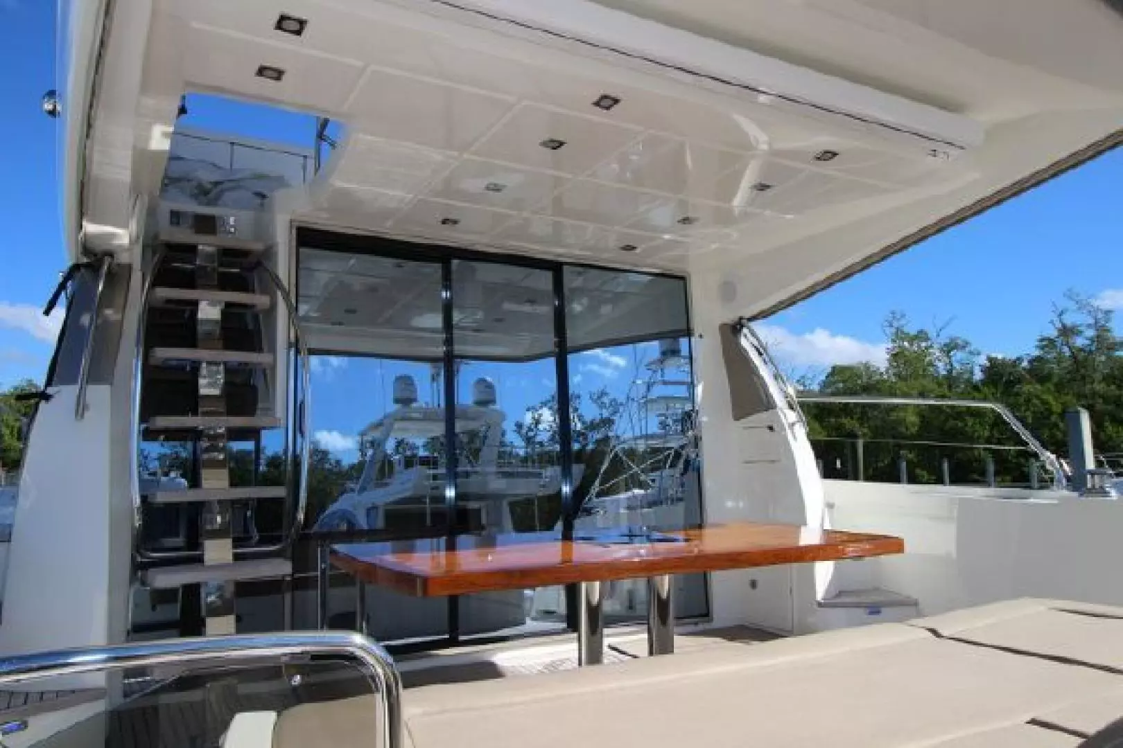 2015 Prestige 550 - Image 19