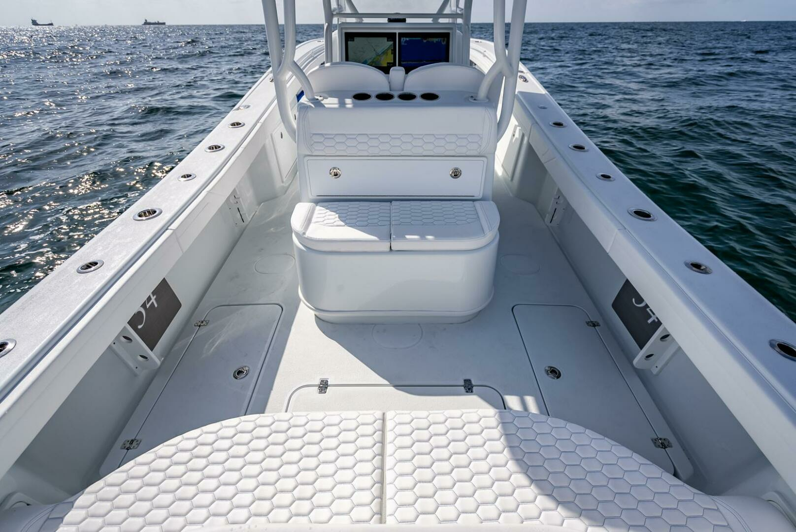 2025 Yellowfin 34 Offshore - Image 29