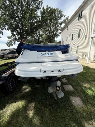 2004 Sea Ray 240 Sundancer - 3