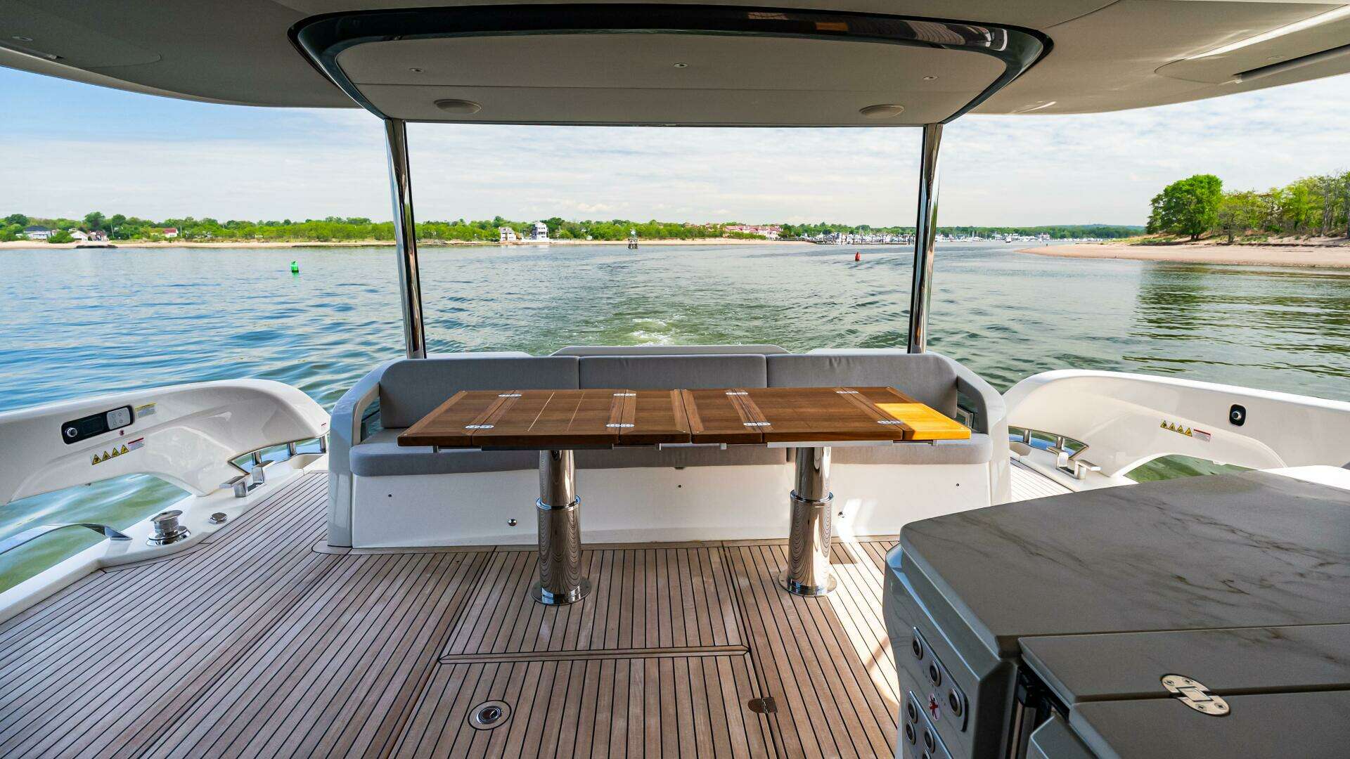 2025 Absolute Navetta 64 - Image 12