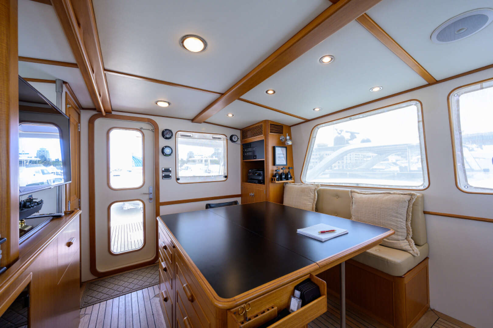 2003 New England Boatworks Enclosed Raised Pilothouse - Image 34